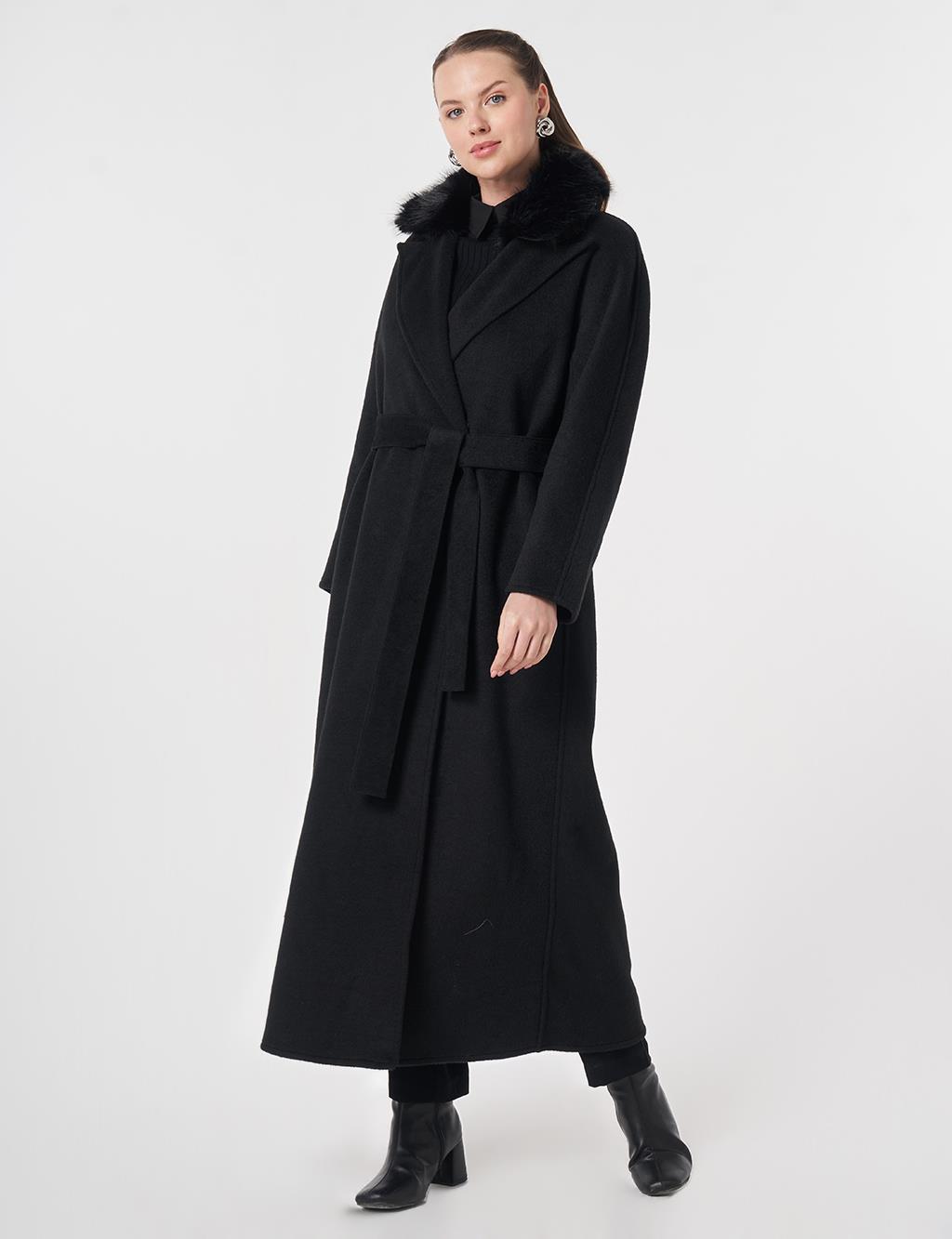 Detachable Faux Fur Collar Wool Coat in Black 