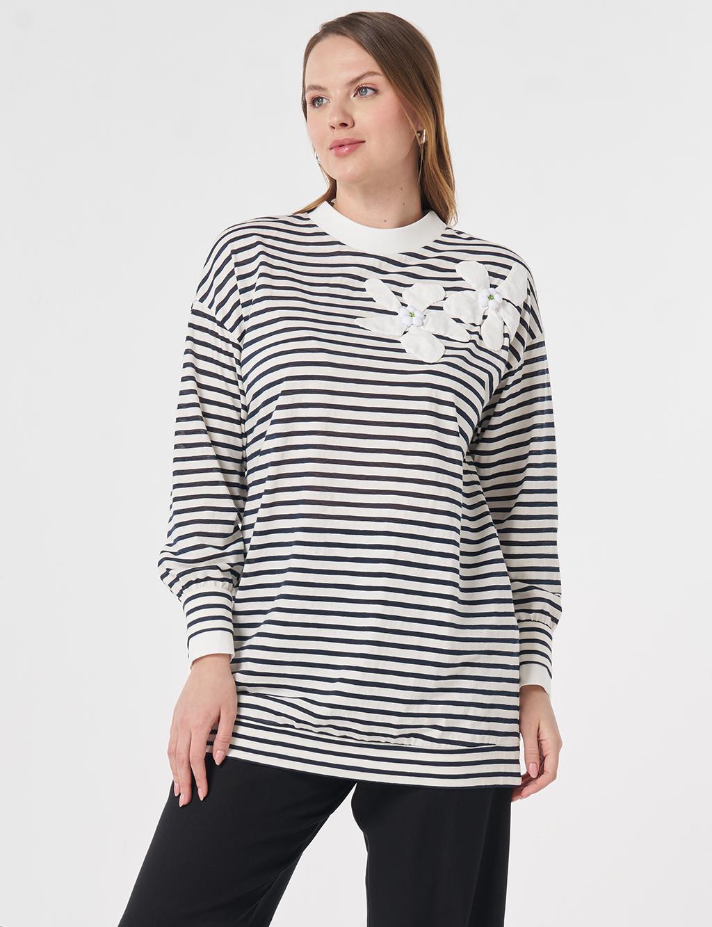 Embroidered Appliqué Stripe Pattern Knitted Sweatshirt Dark Navy