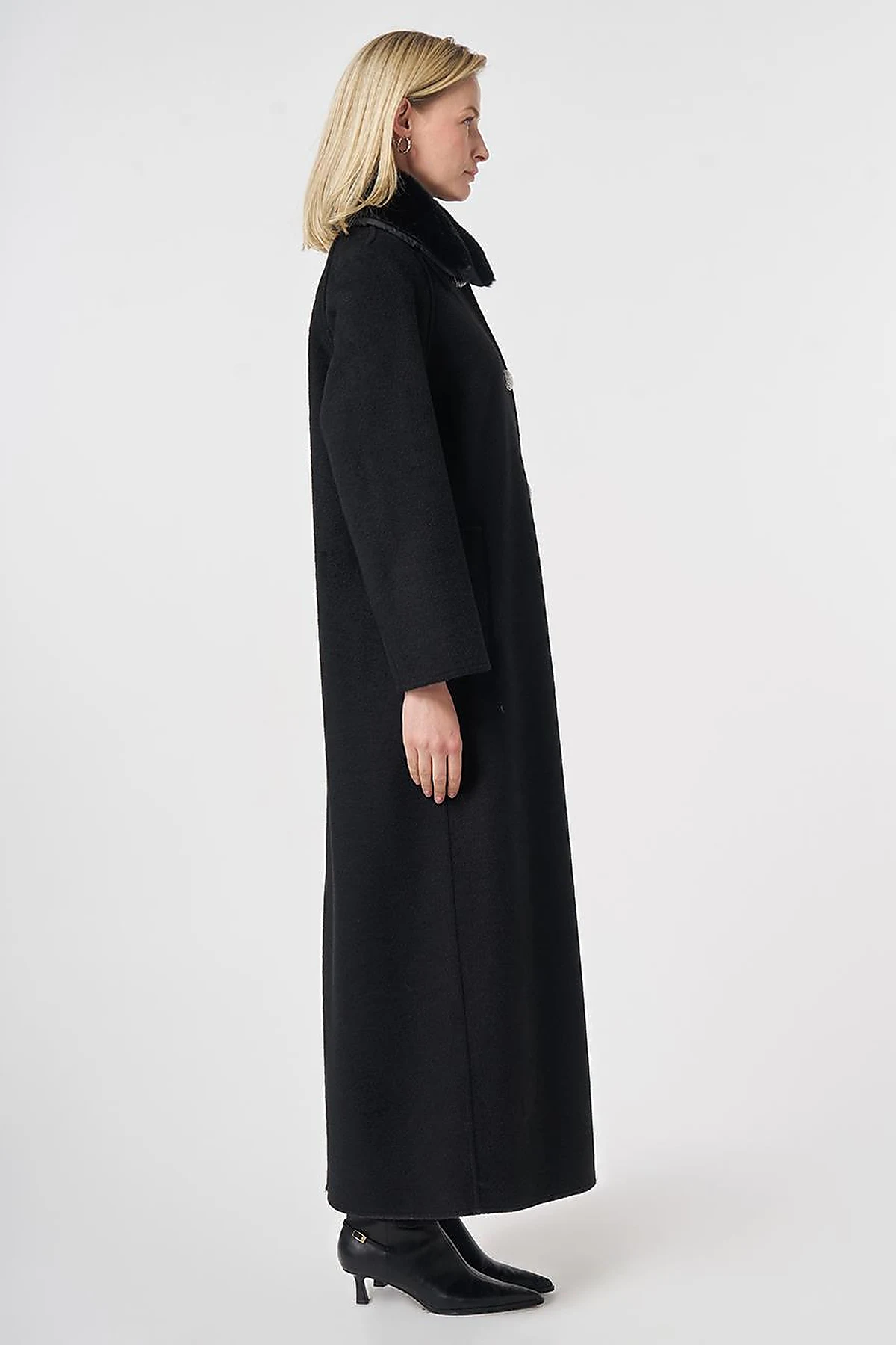 Long Wool Coat with Fur Collar Black