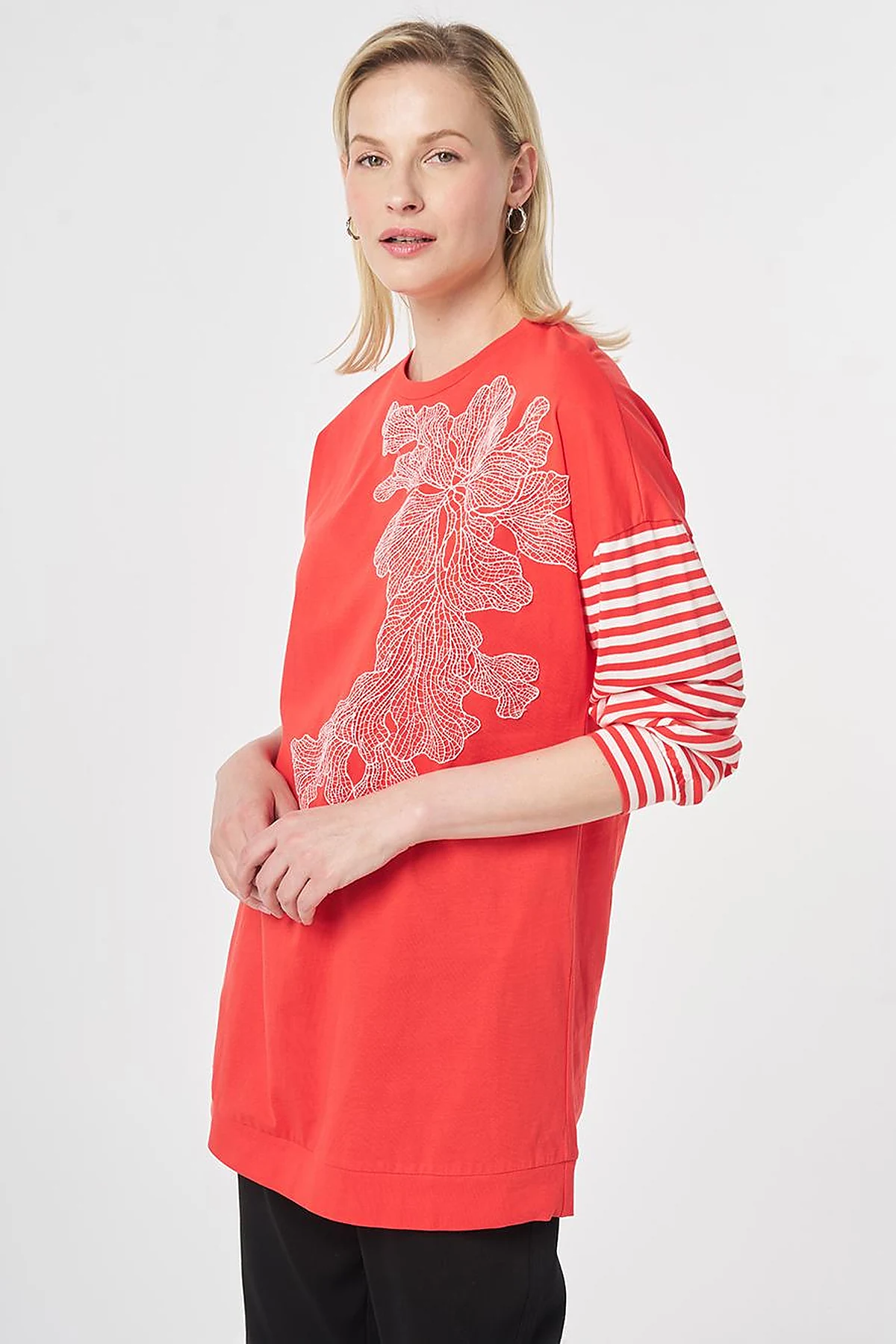 100% Cotton Embroidered Sweatshirt Red