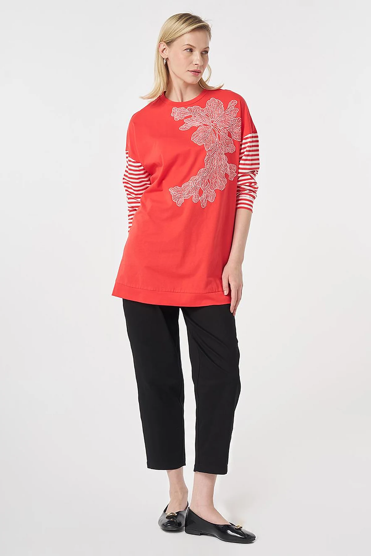 100% Cotton Embroidered Sweatshirt Red