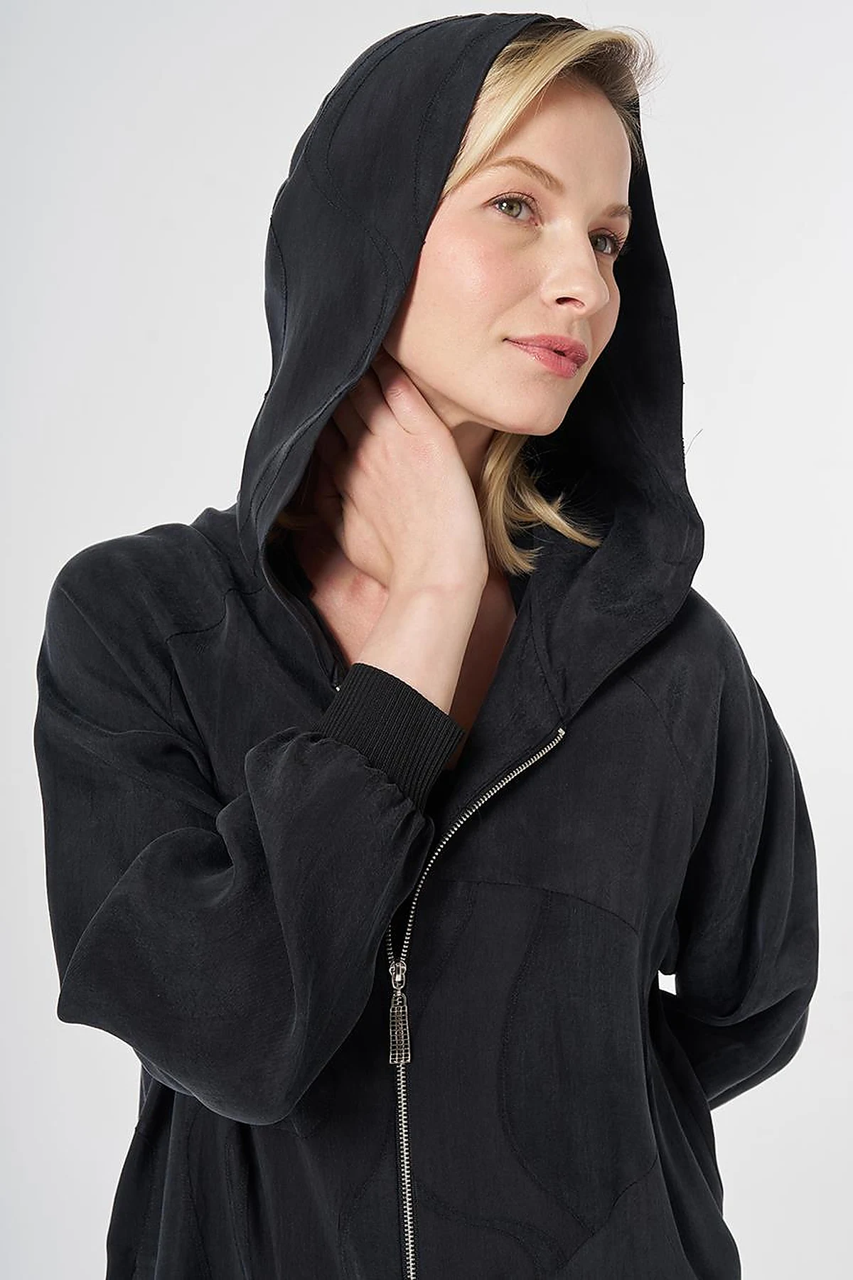 100% Lyocell Topstitched Hooded Outerwear Black