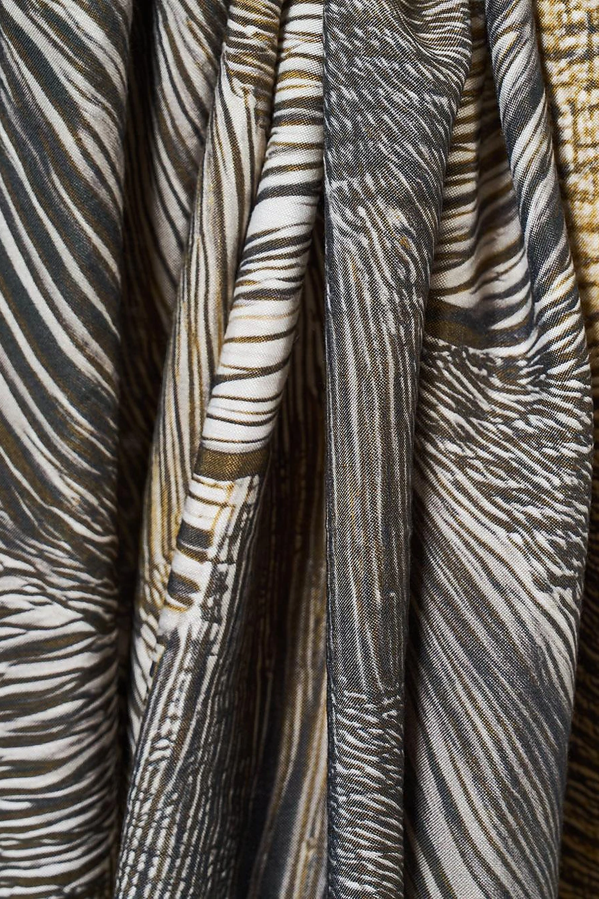 Brush Pattern Scarf Black