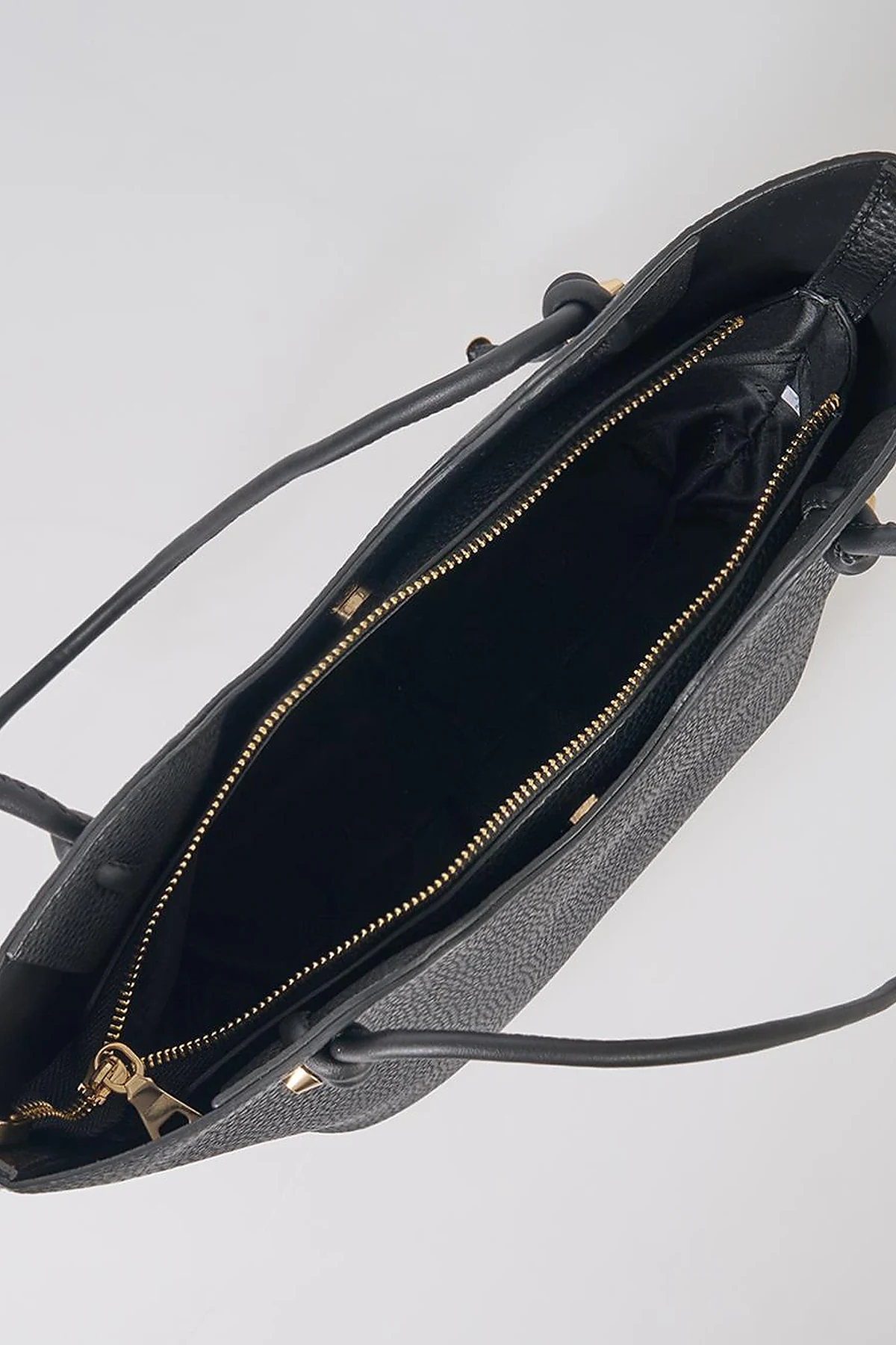 Knot-Detail Shoulder Bag Black