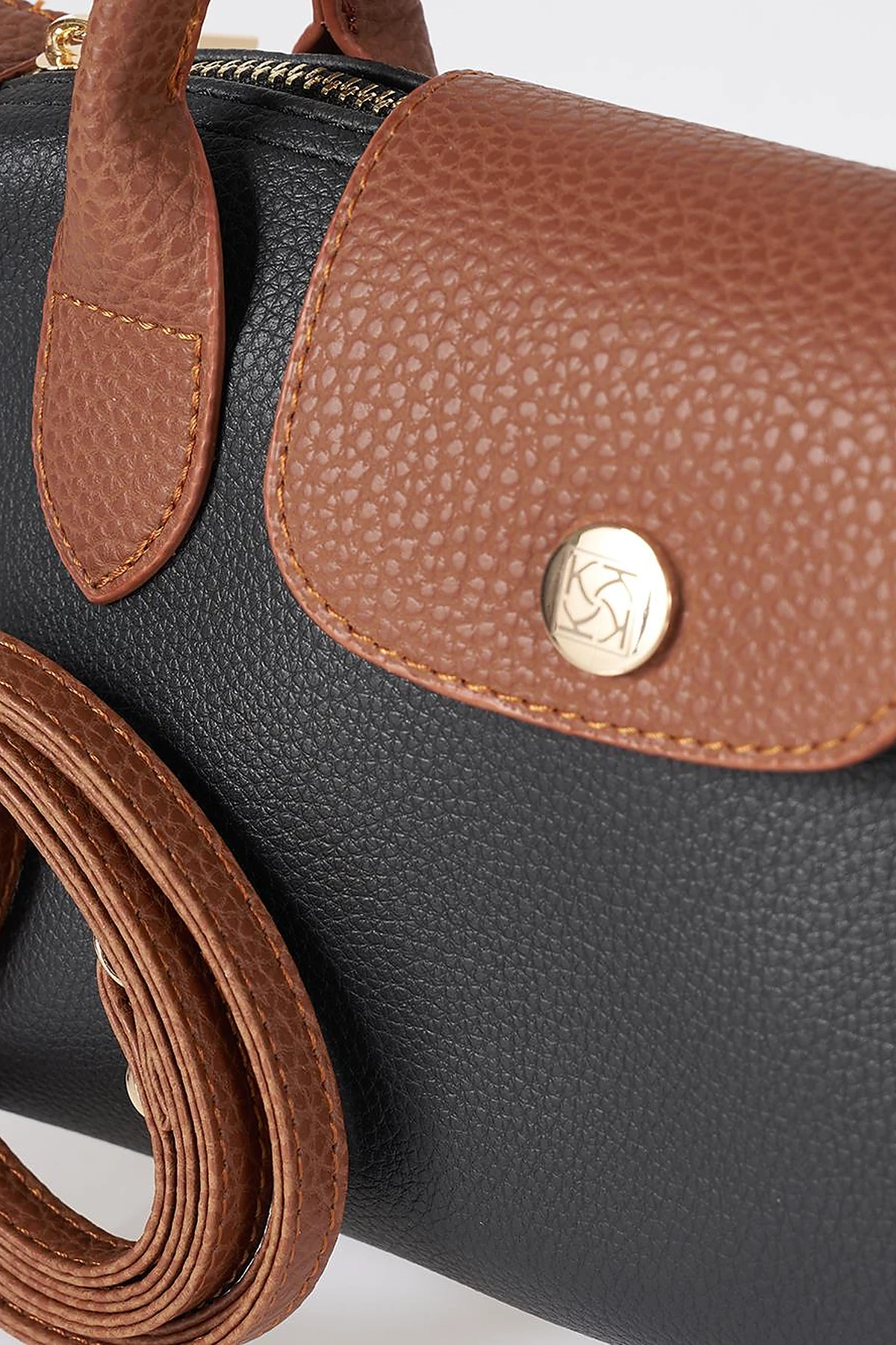 Flap-Detail Shopper Bag Black