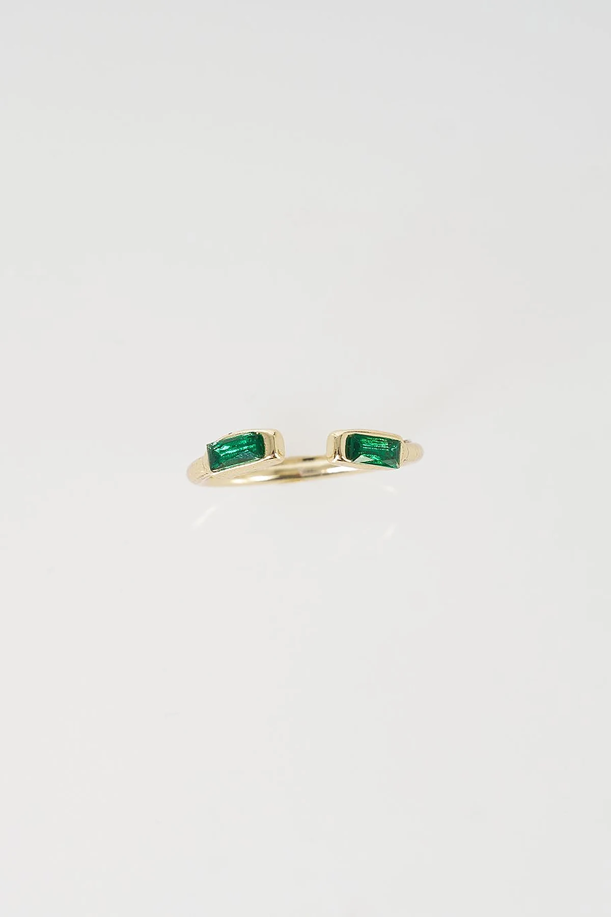 Shiny Stone Ring Emerald