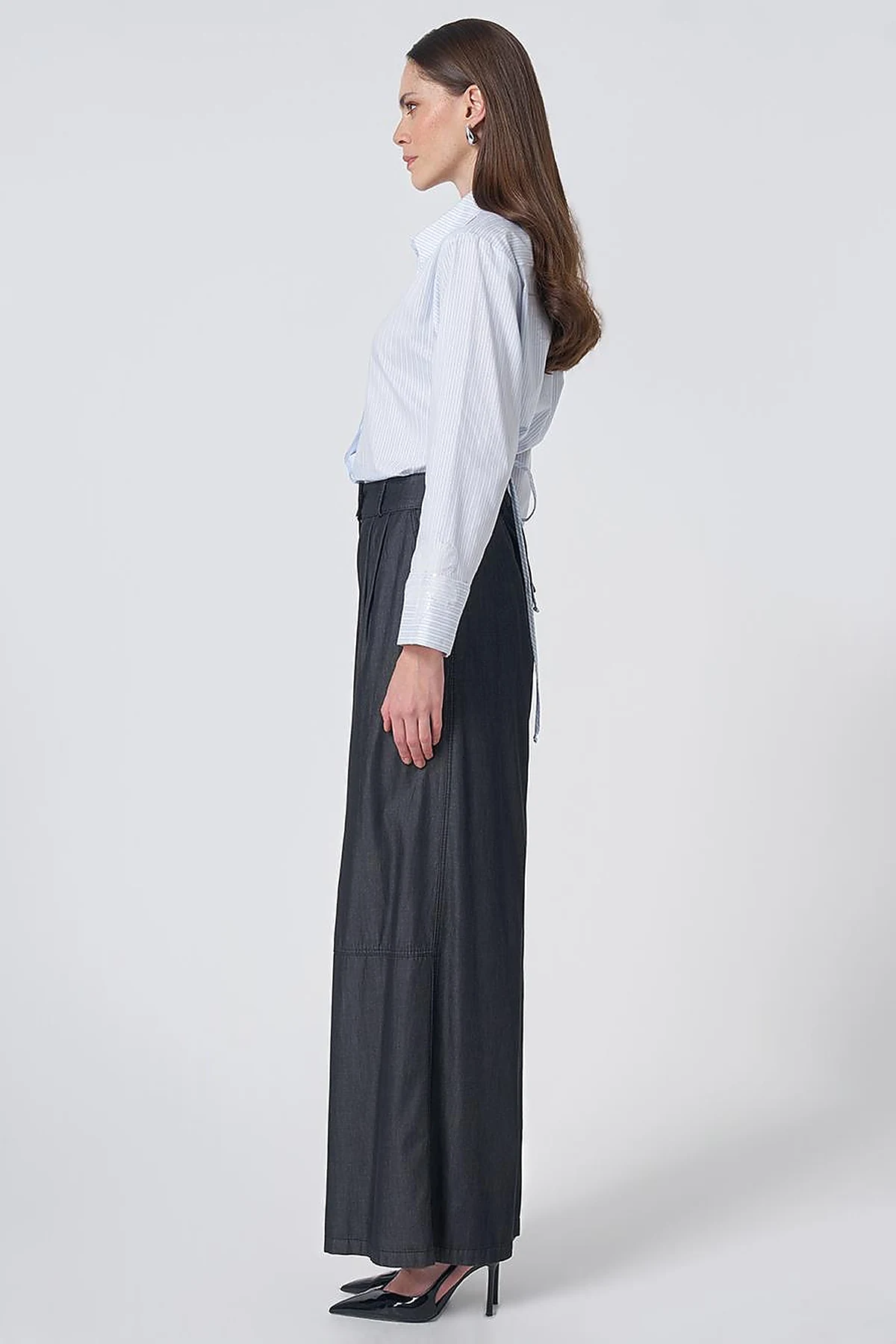 Button Detailed Pleated Trousers Anthracite