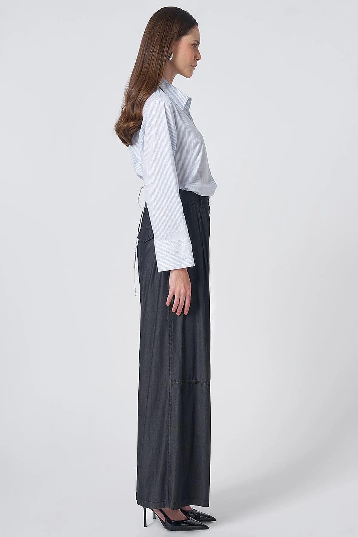 Button Detailed Pleated Trousers Anthracite