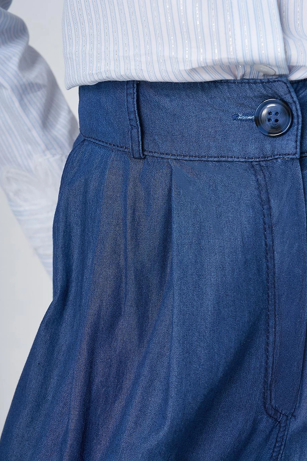 Button Detailed Pleated Trousers Indigo