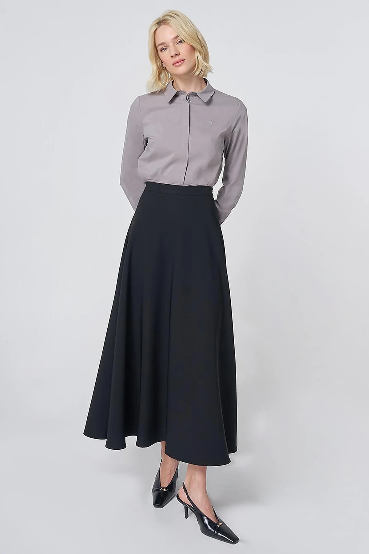 High-Waisted Flared Skirt - Black