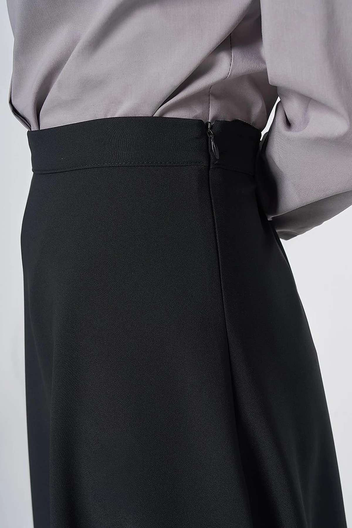 High-Waisted Flared Skirt - Black