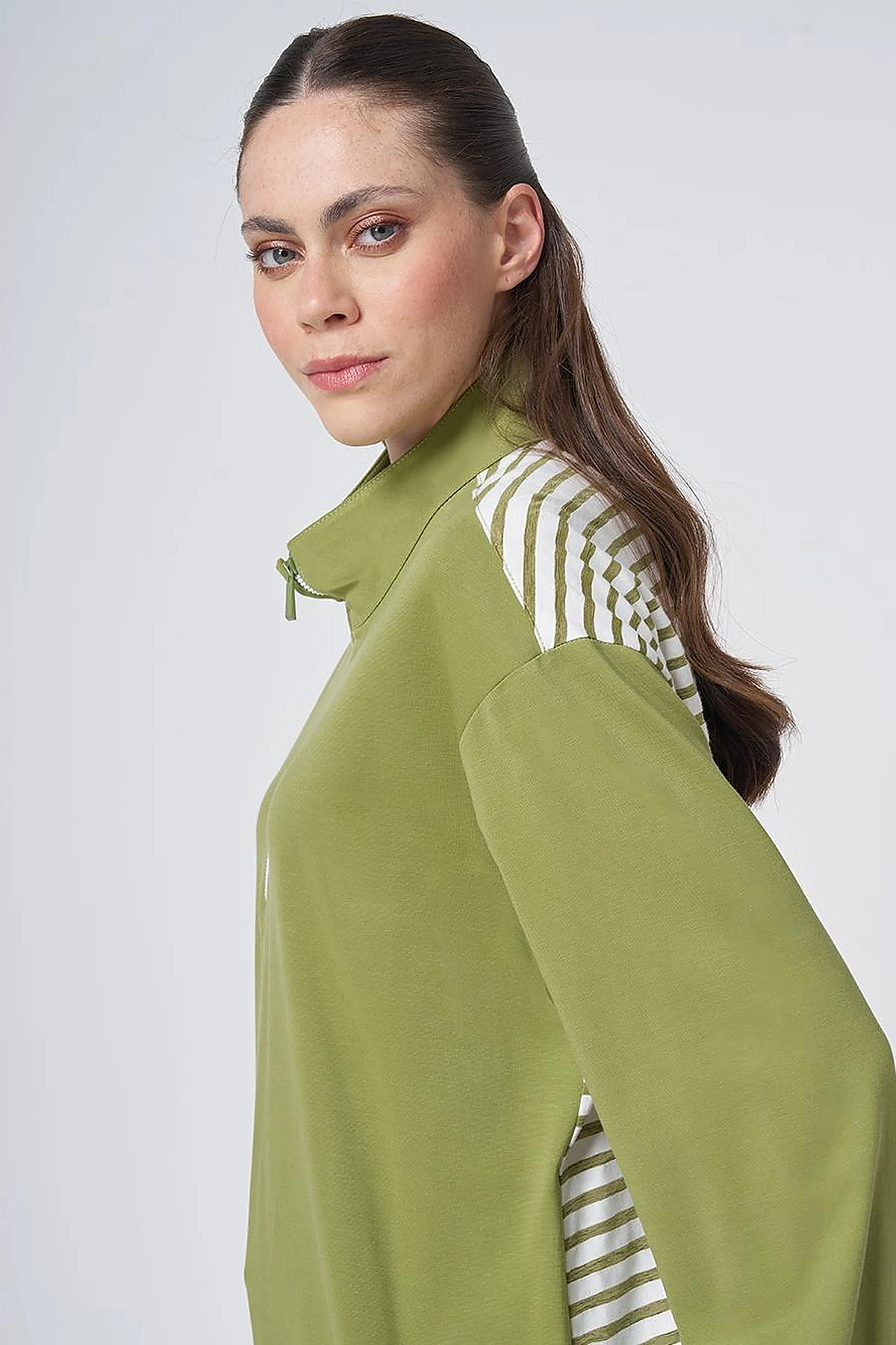  Contrast-Trim Rayon Sweatshirt – Matcha Green