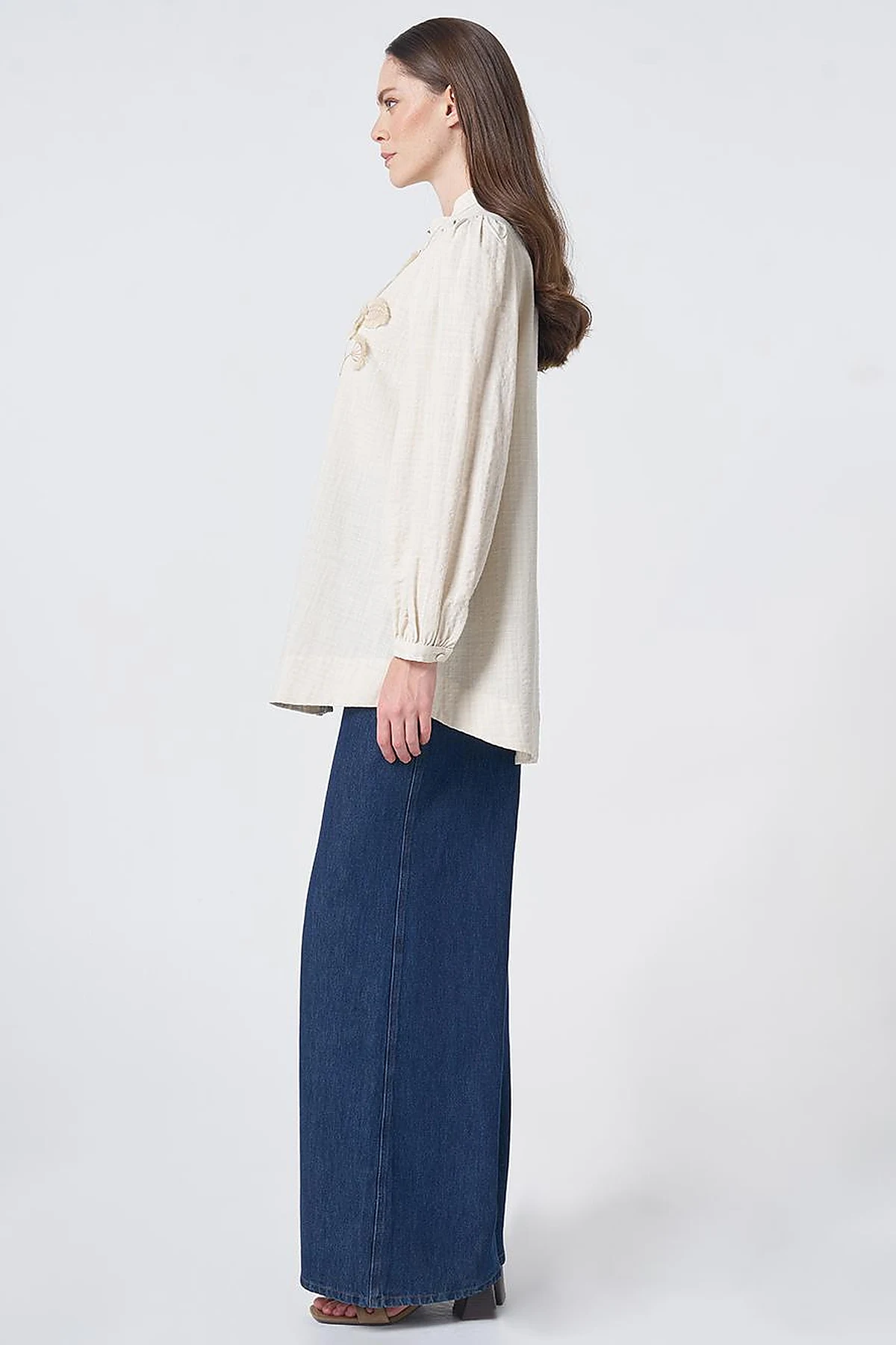 Embroidered Appliqué Crinkled Blouse – Cream