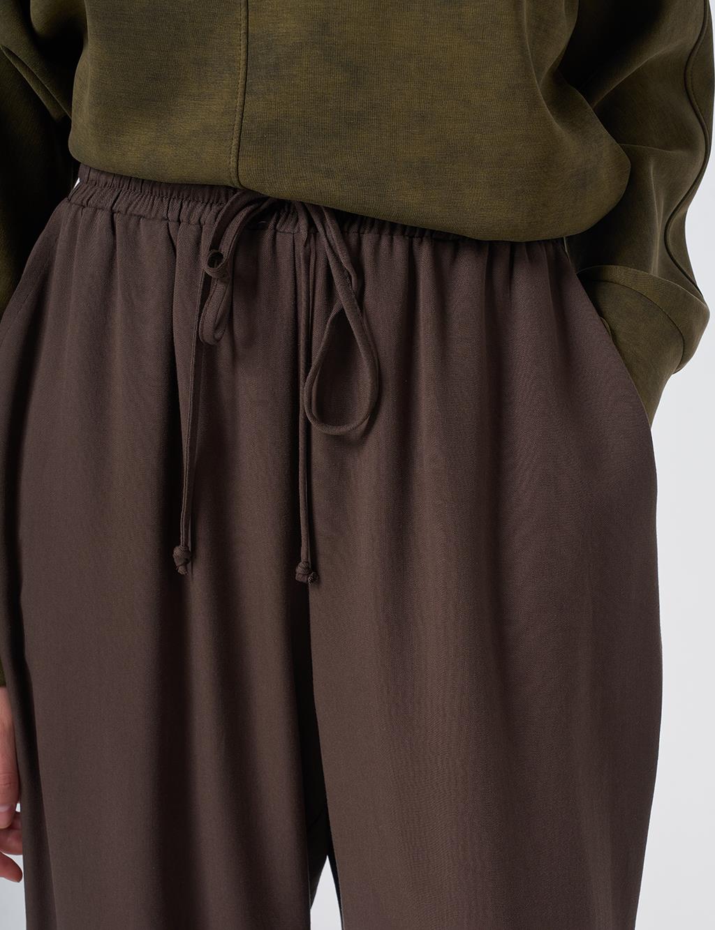 100% Lyocell Relaxed Fit Trousers – Dark Brown