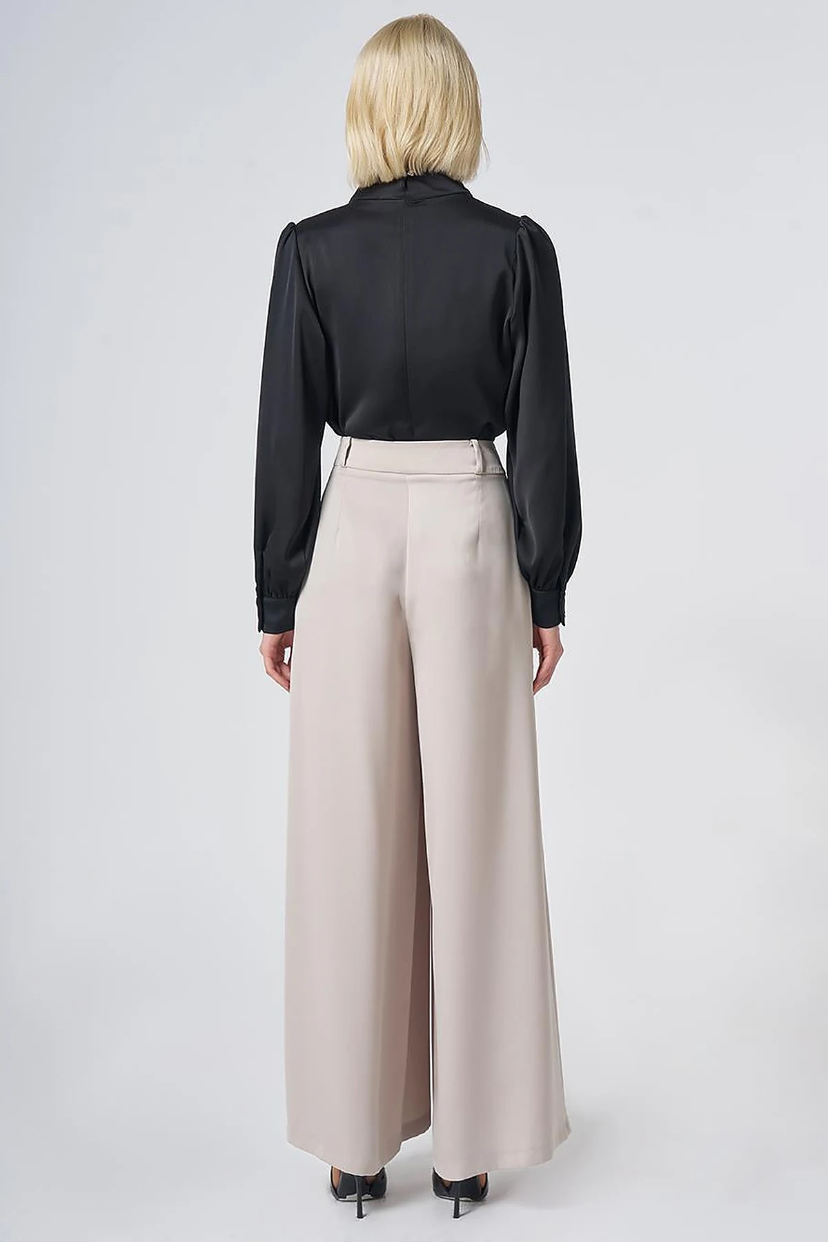 Pleated Satin Trousers – Stone
