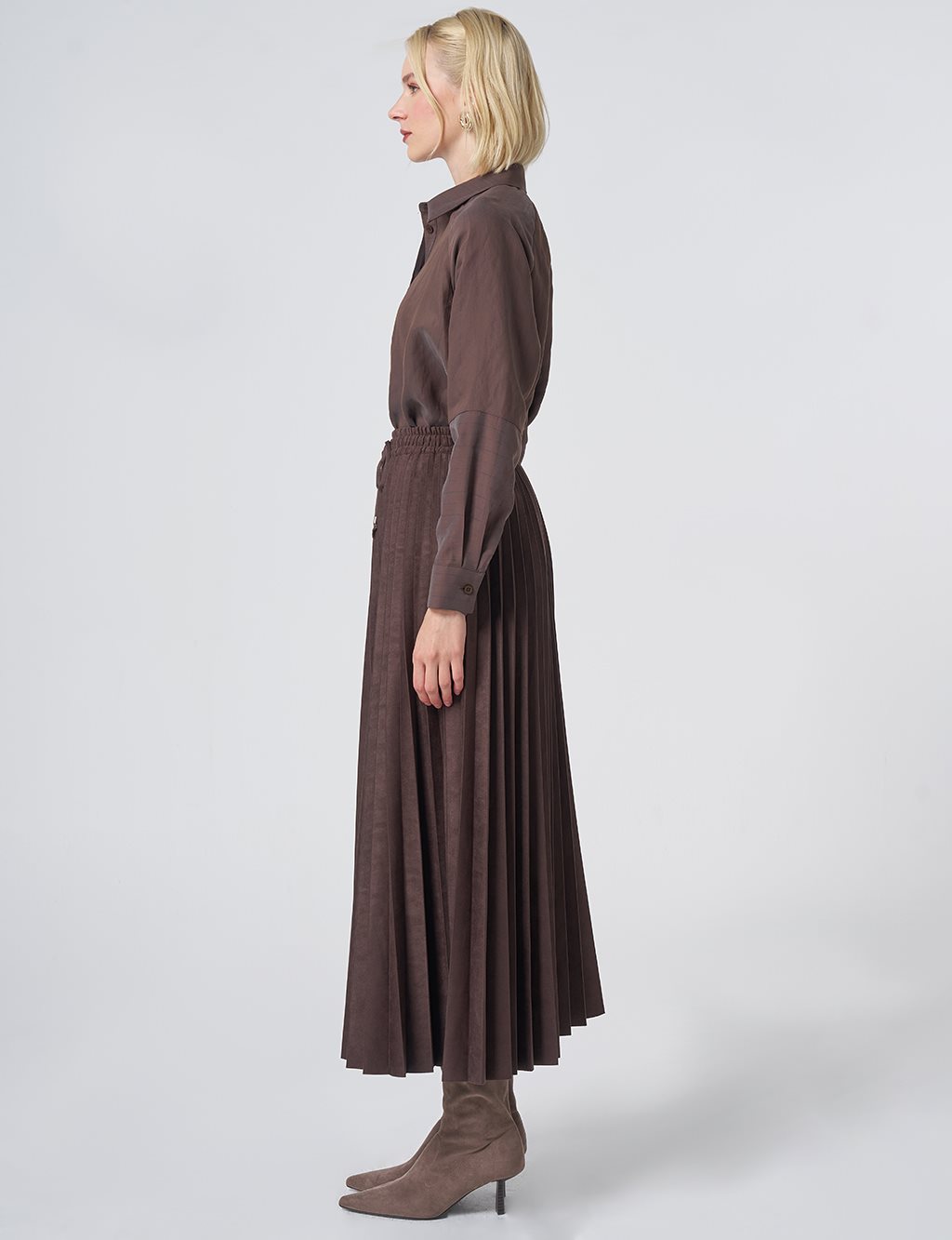 Pleated Suede Skirt – Dark Brown