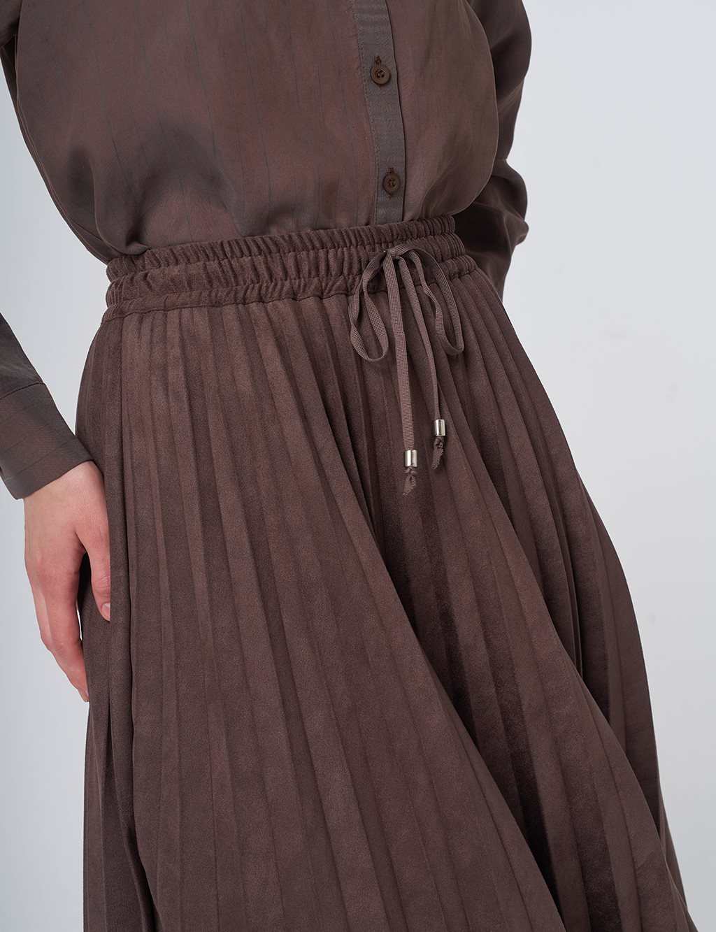 Pleated Suede Skirt – Dark Brown