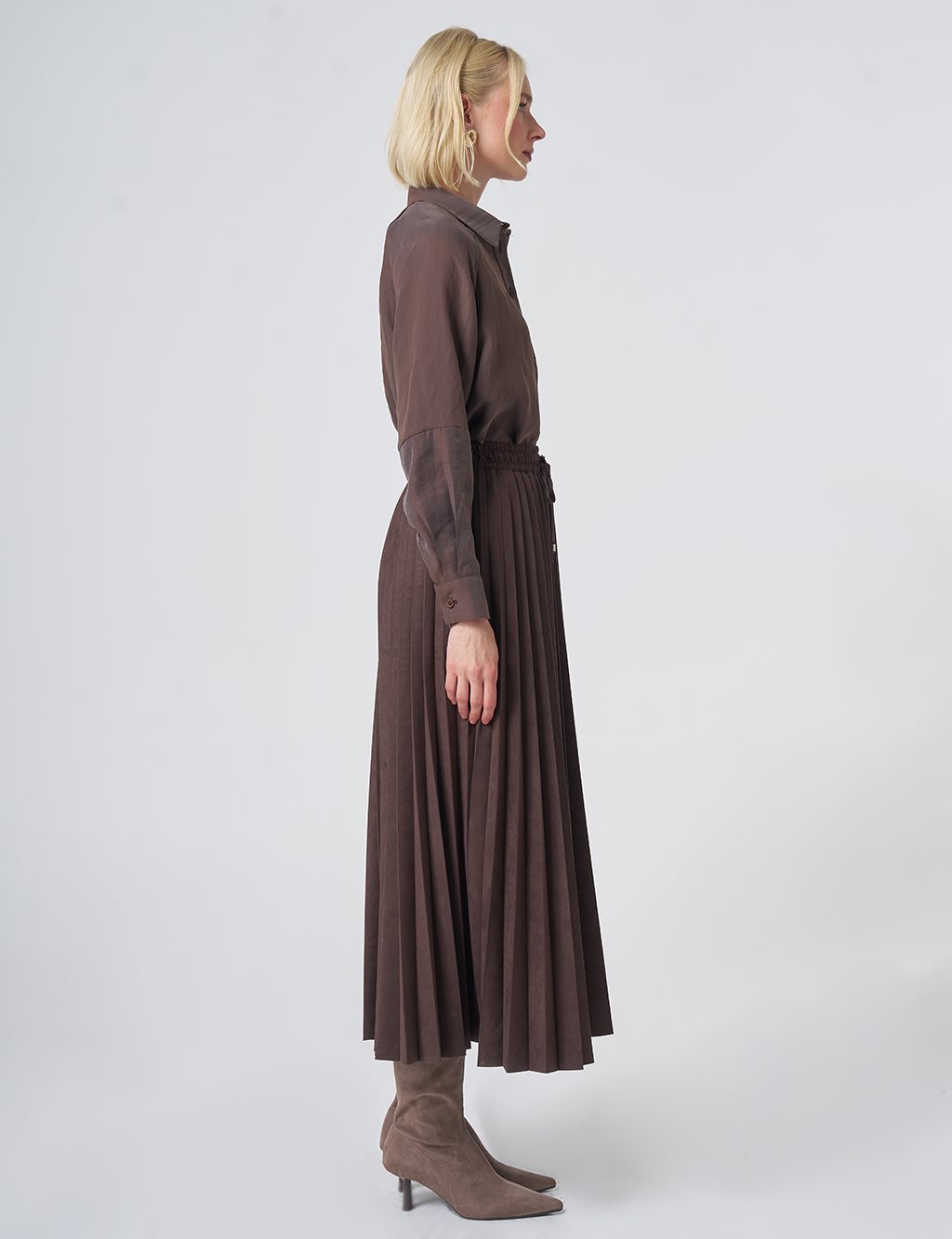 Pleated Suede Skirt – Dark Brown
