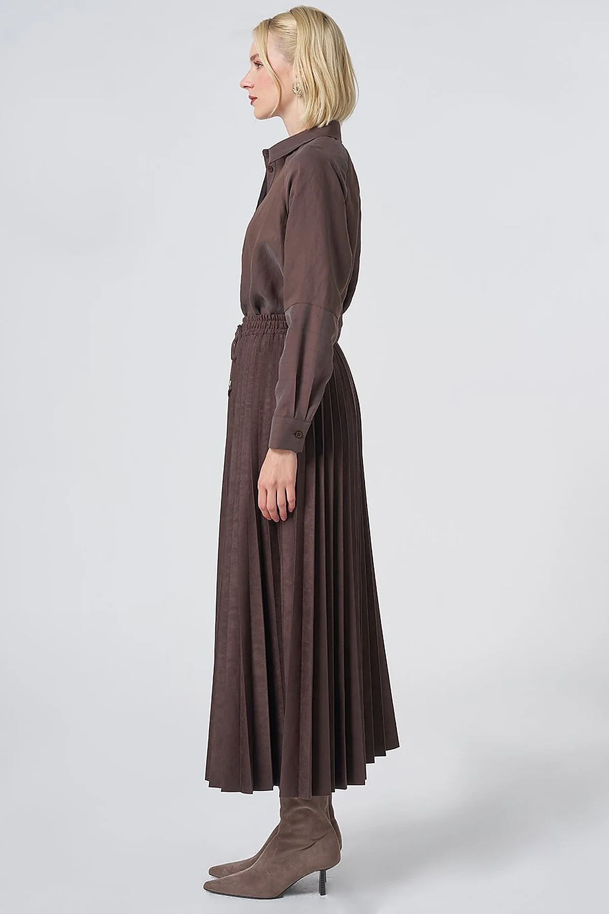 Pleated Suede Skirt – Dark Brown