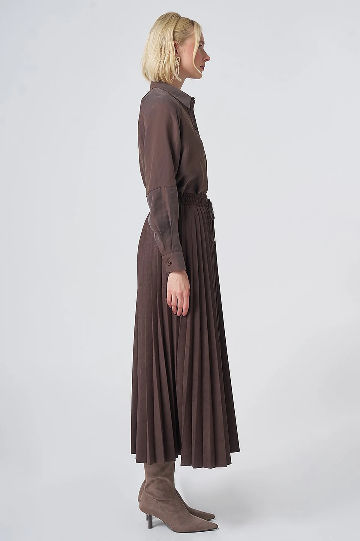 Pleated Suede Skirt – Dark Brown