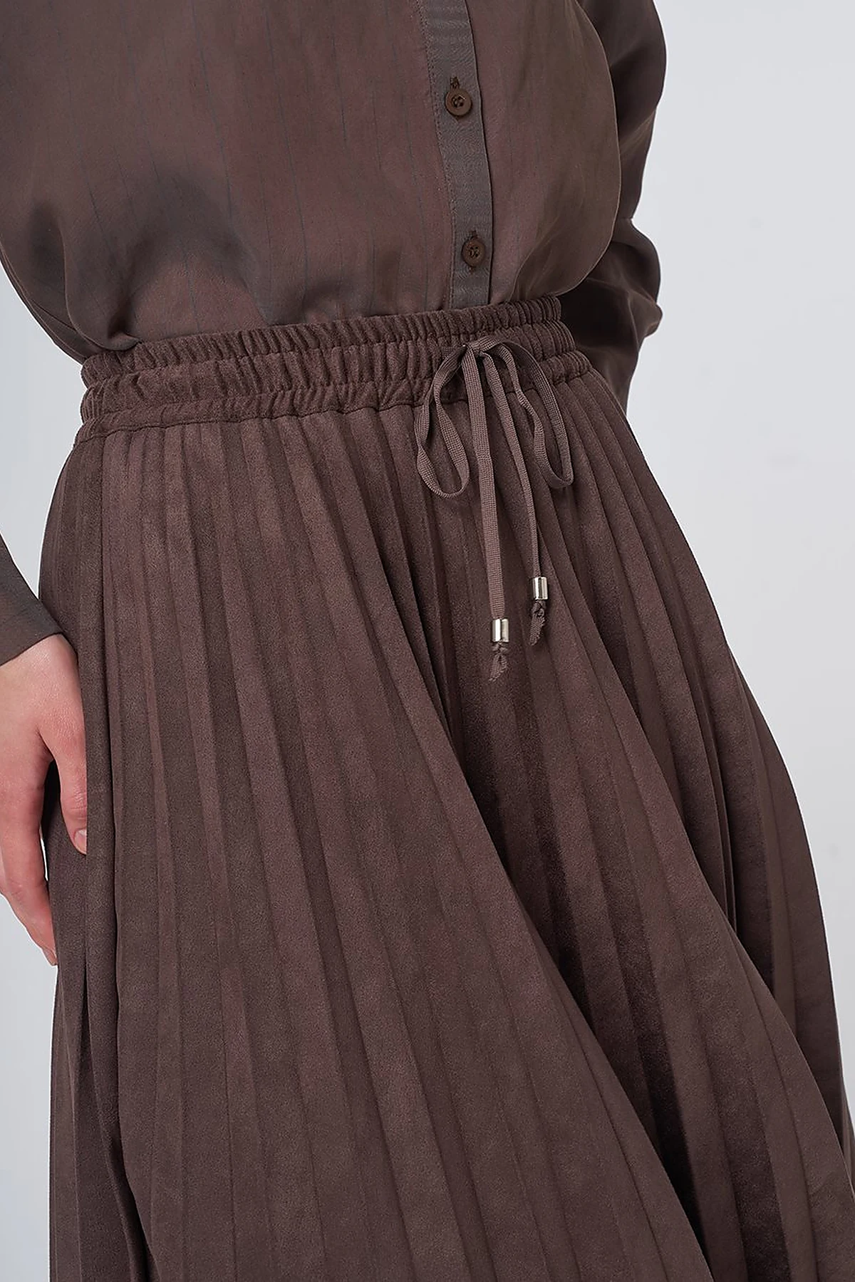 Pleated Suede Skirt – Dark Brown
