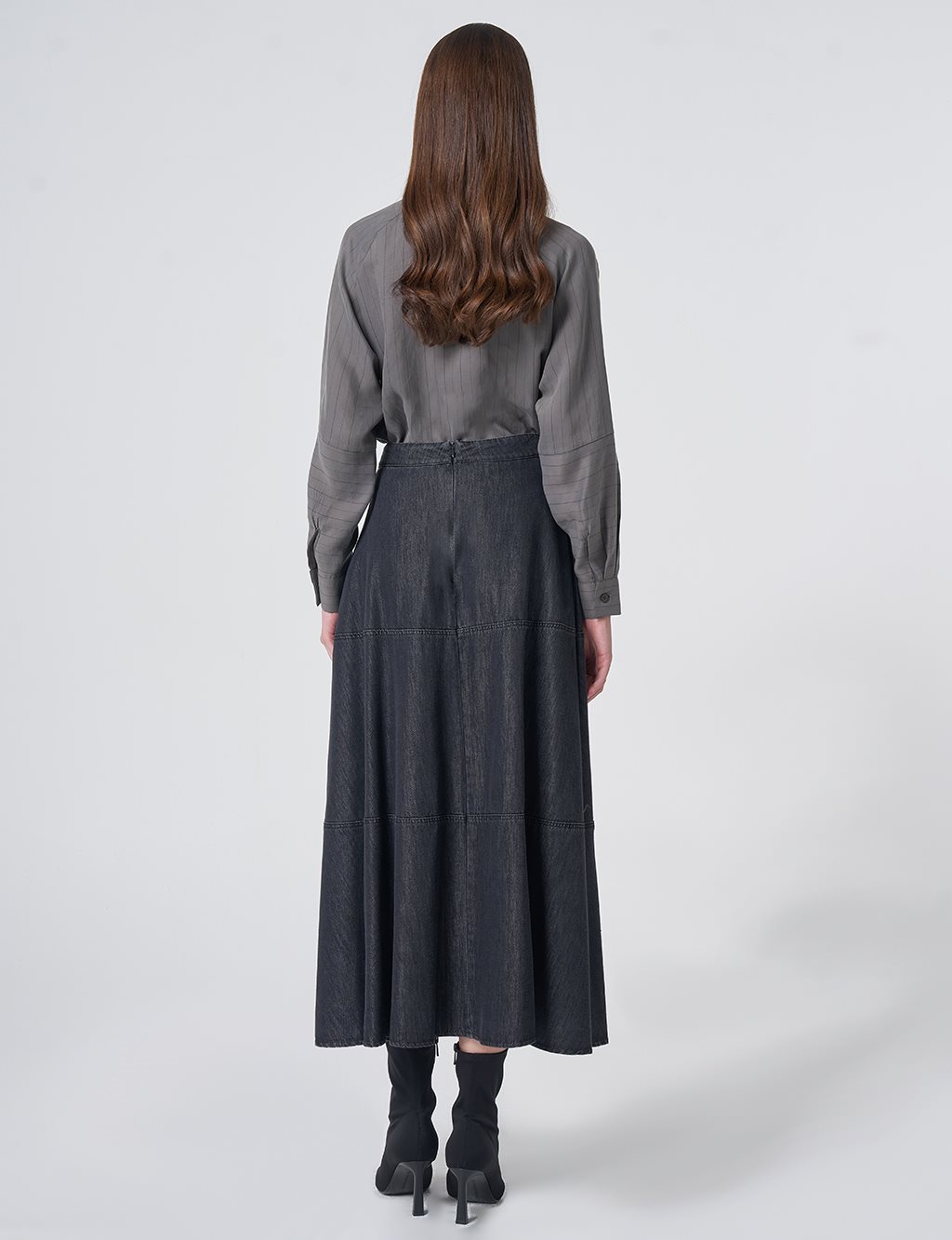 Washed Skirt with Stitch Detail – Anthracite