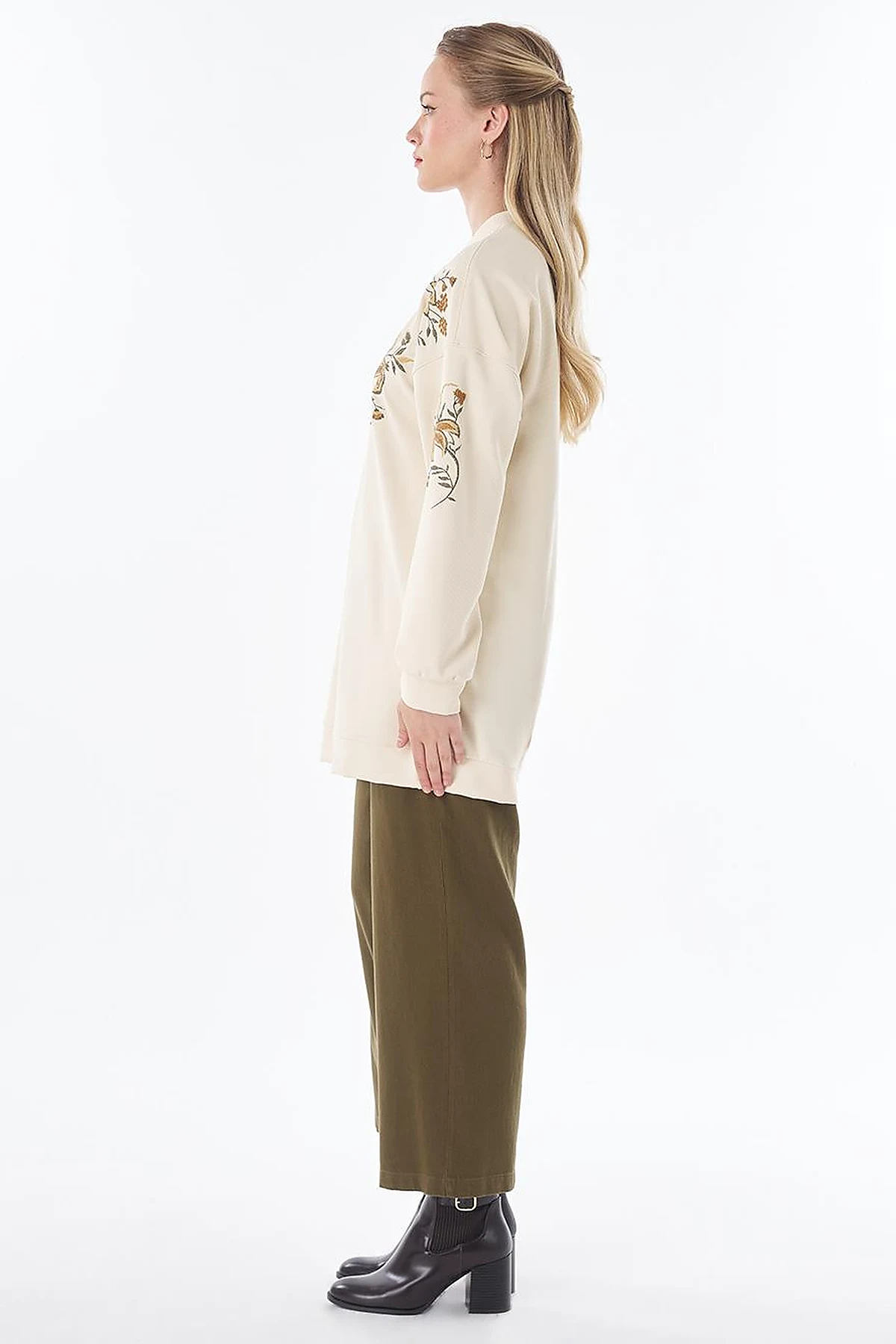 Embroidered Sweatshirt – Light Yellow