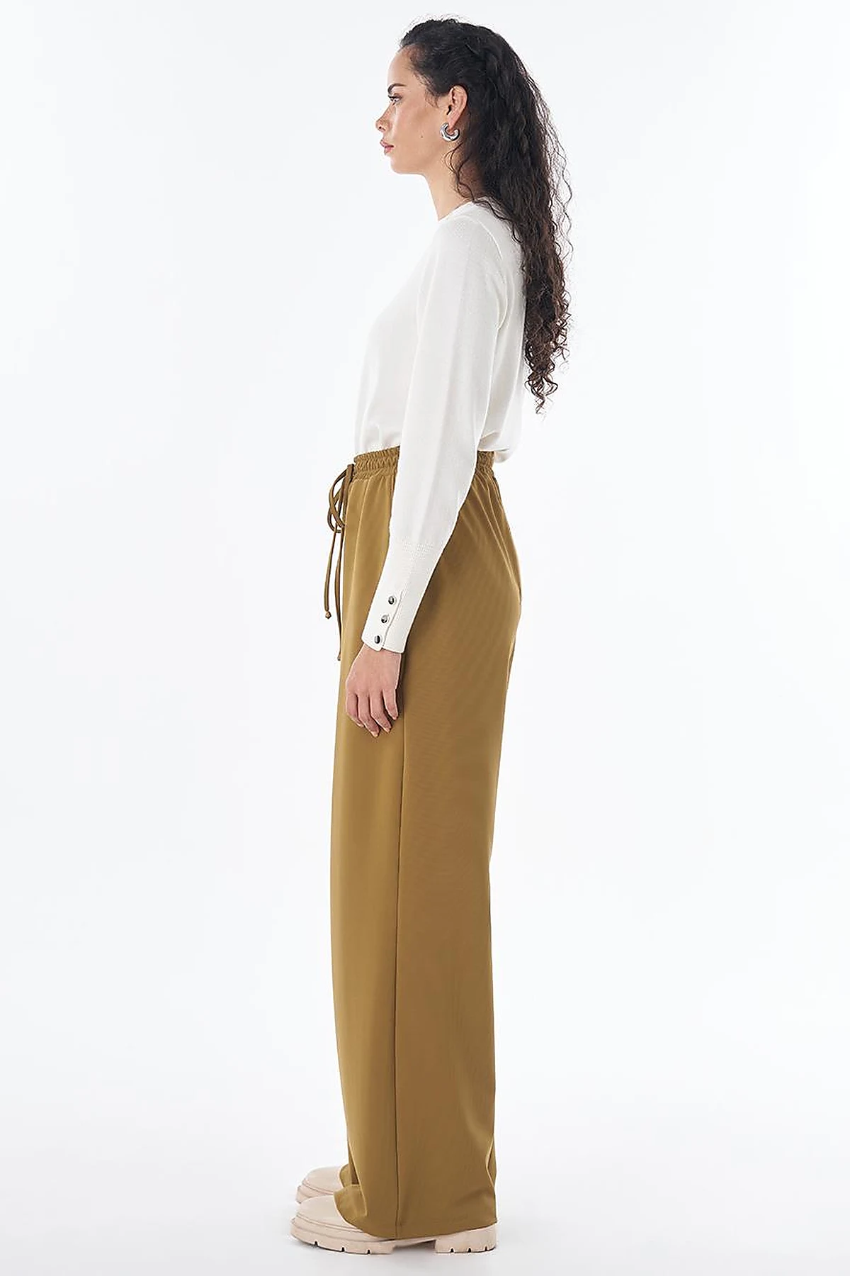 Relaxed-Fit Trousers– Olive
