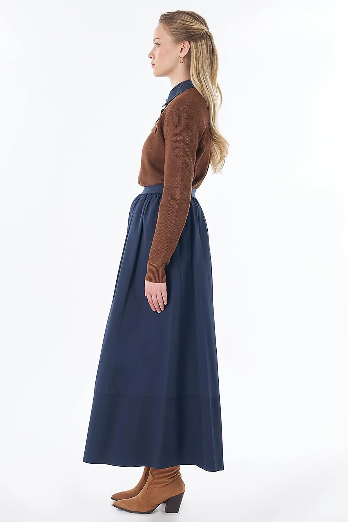 High-Waisted Flared Skirt – Dark Navy