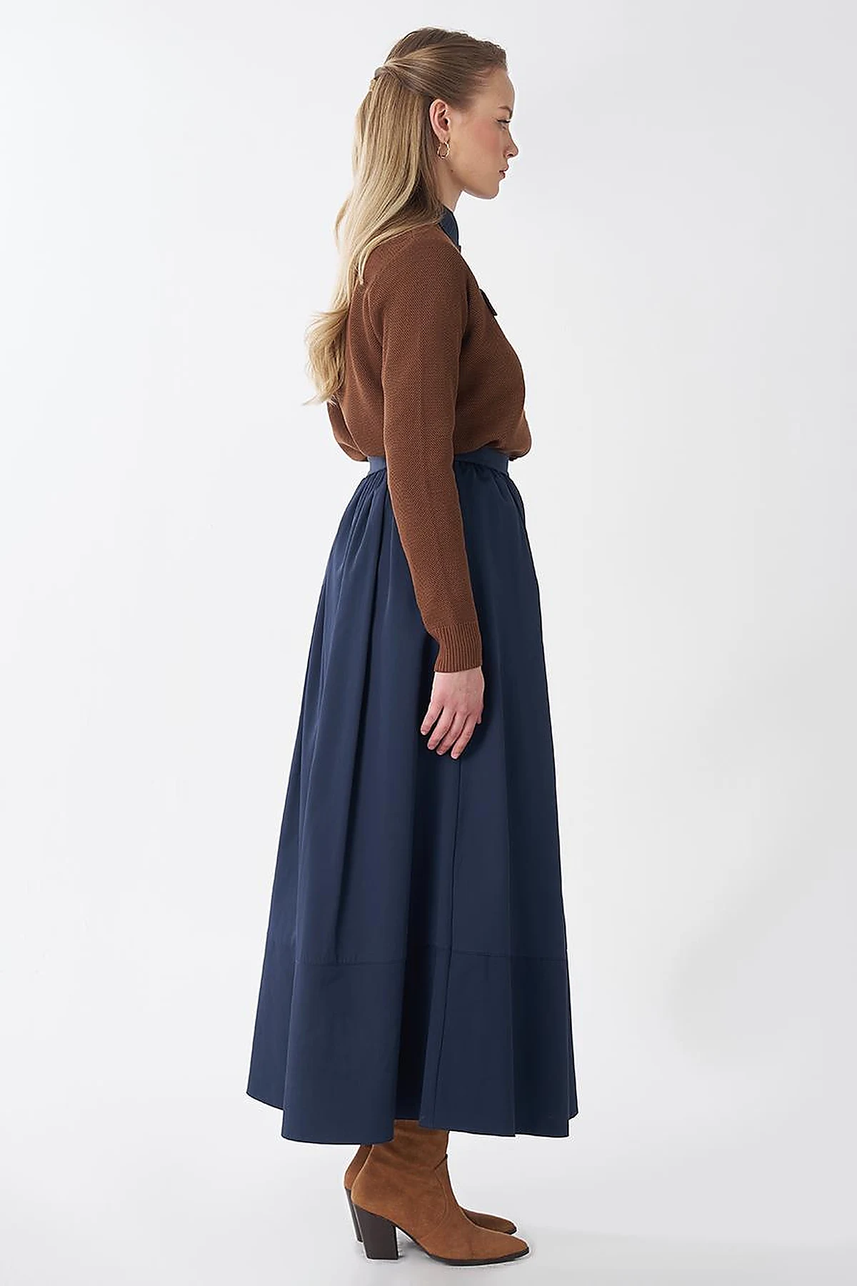 High-Waisted Flared Skirt – Dark Navy