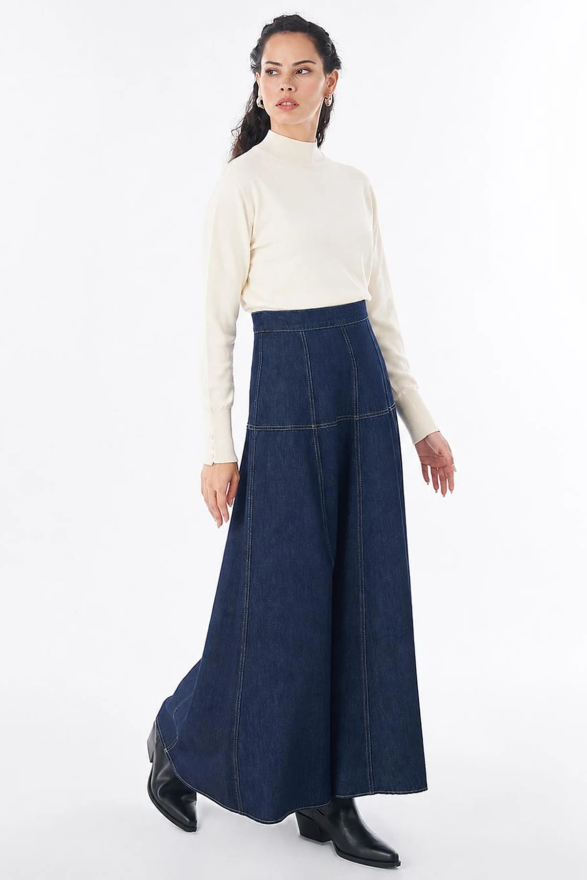 High-Waisted Washed Skirt – Indigo