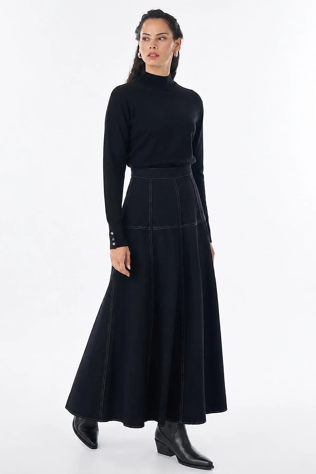 High-Waisted Washed Skirt – Black