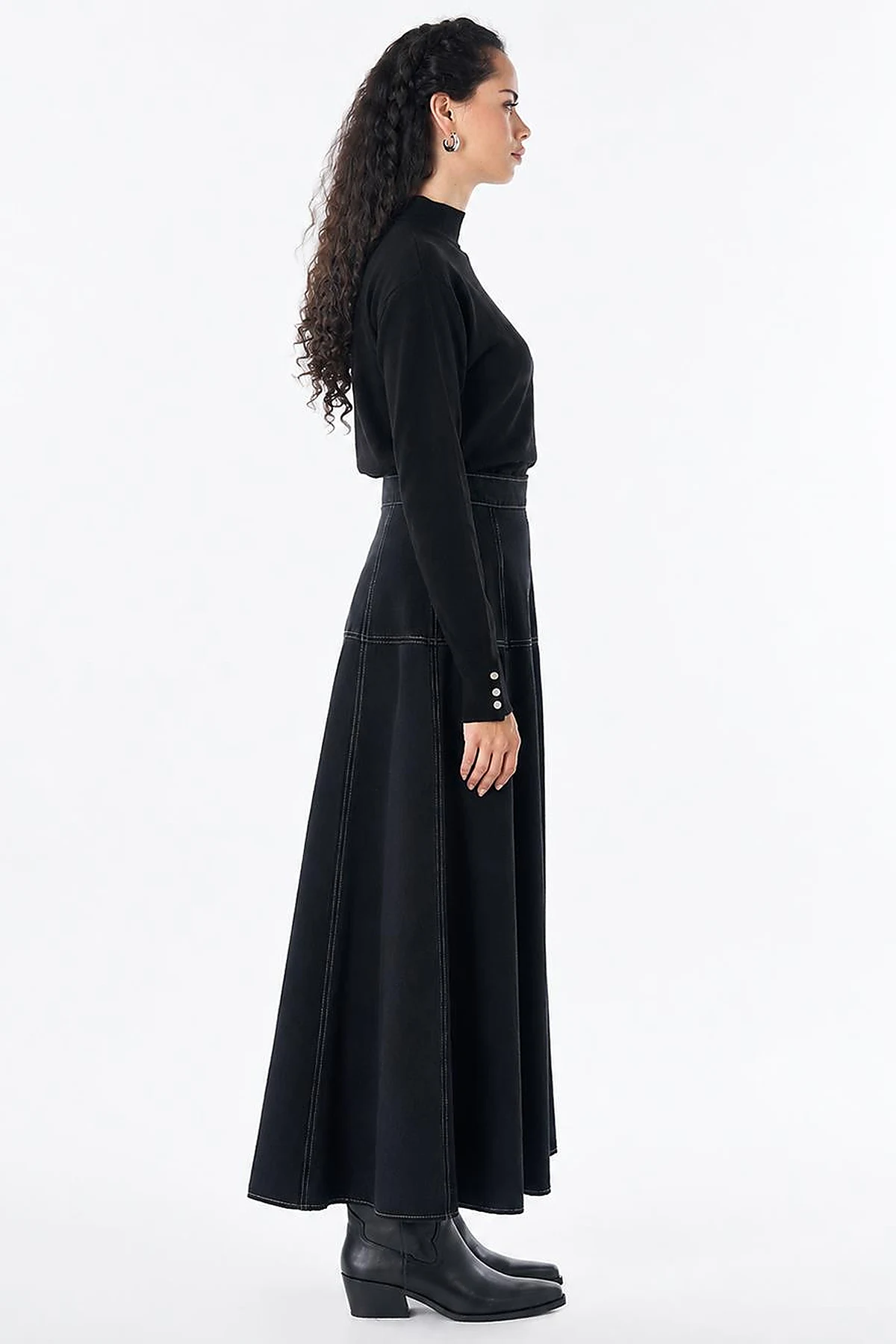 High-Waisted Washed Skirt – Black