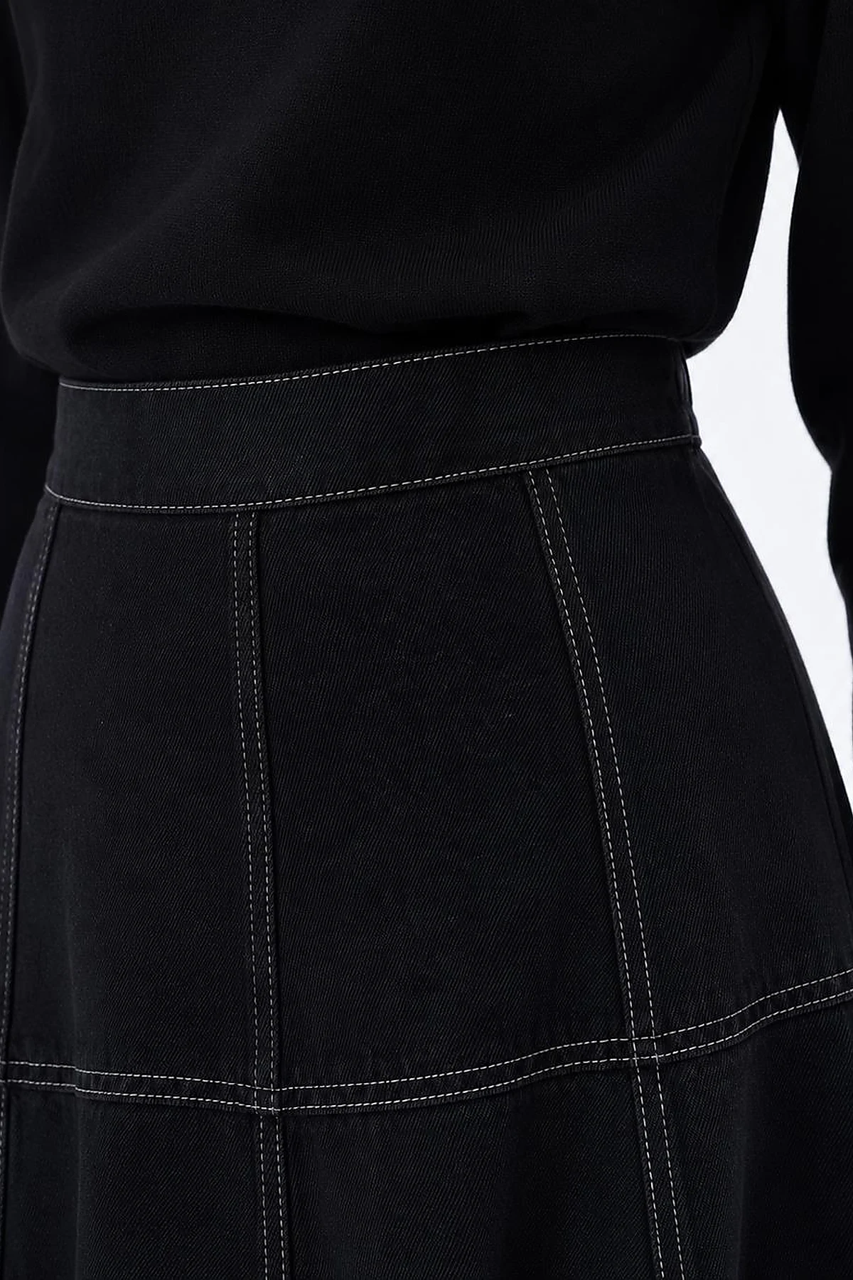 High-Waisted Washed Skirt – Black