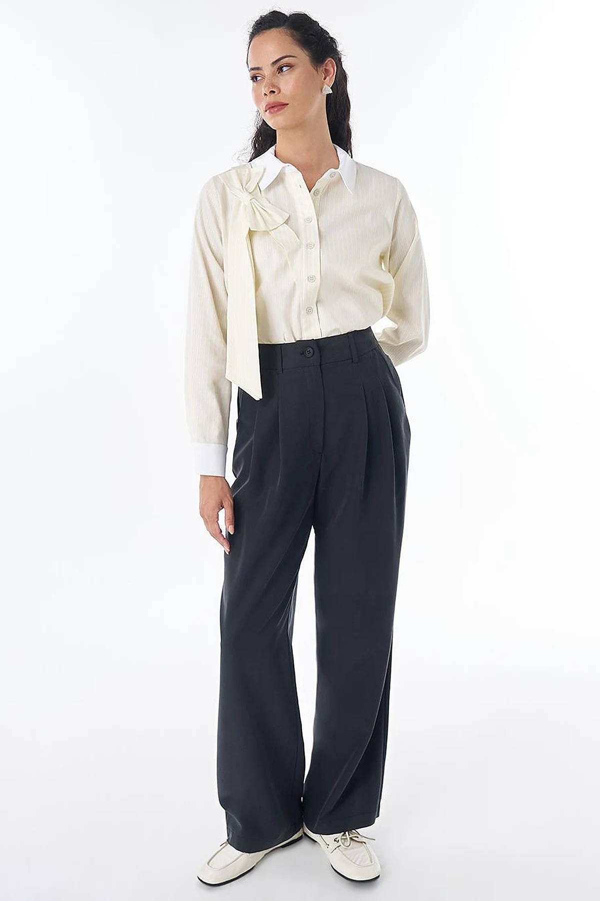 High-Waisted Pleated Modal Trousers – Black