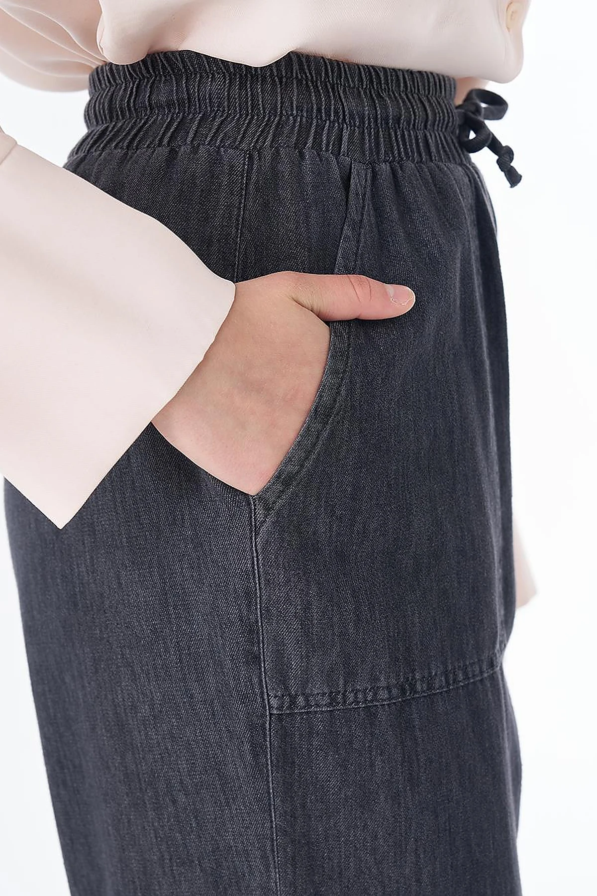 Elastic Waist Drawstring Pants – Black