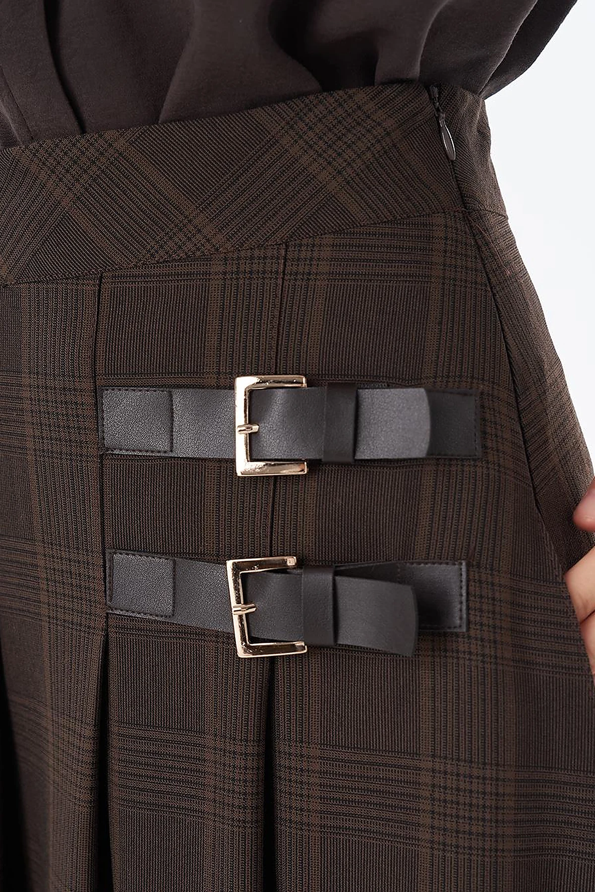 Plaid Skirt with Metal Buckle – Dark Brown