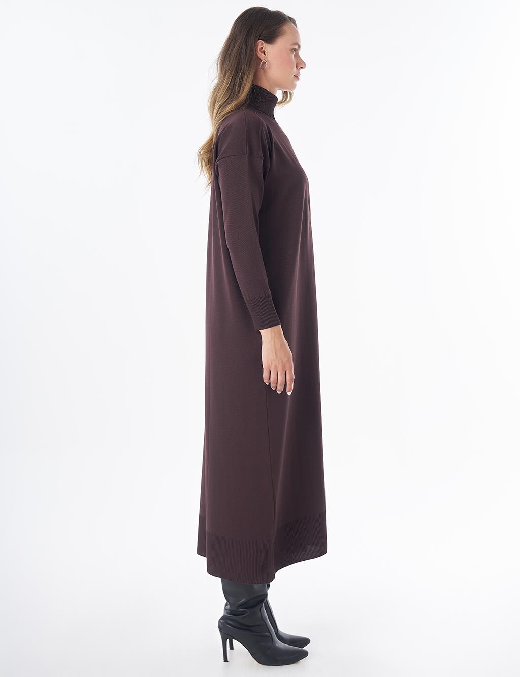 Turtleneck Knit Dress – Dark Brown