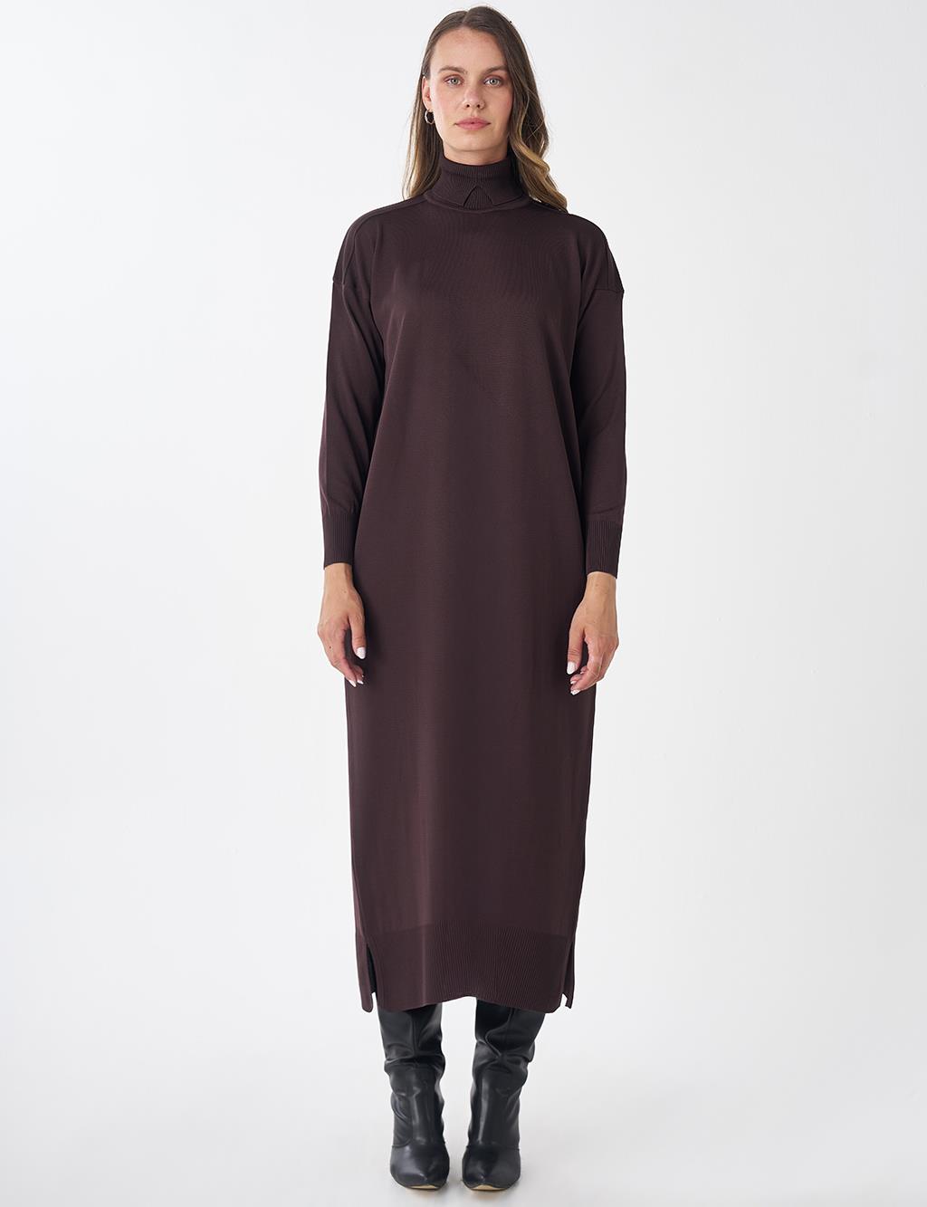 Turtleneck Knit Dress – Dark Brown