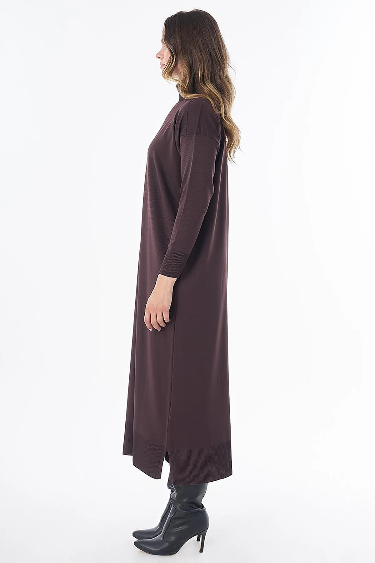 Turtleneck Knit Dress – Dark Brown