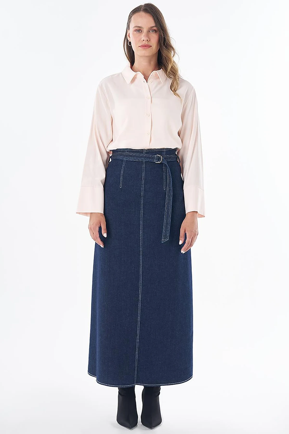 Belt-Detail Denim Skirt in Indigo