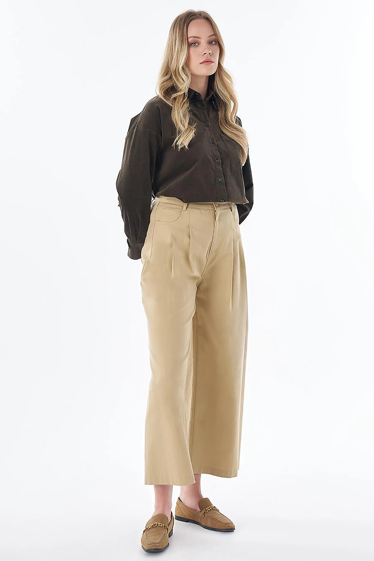 High-Waisted Wide-Leg Pants in Beige