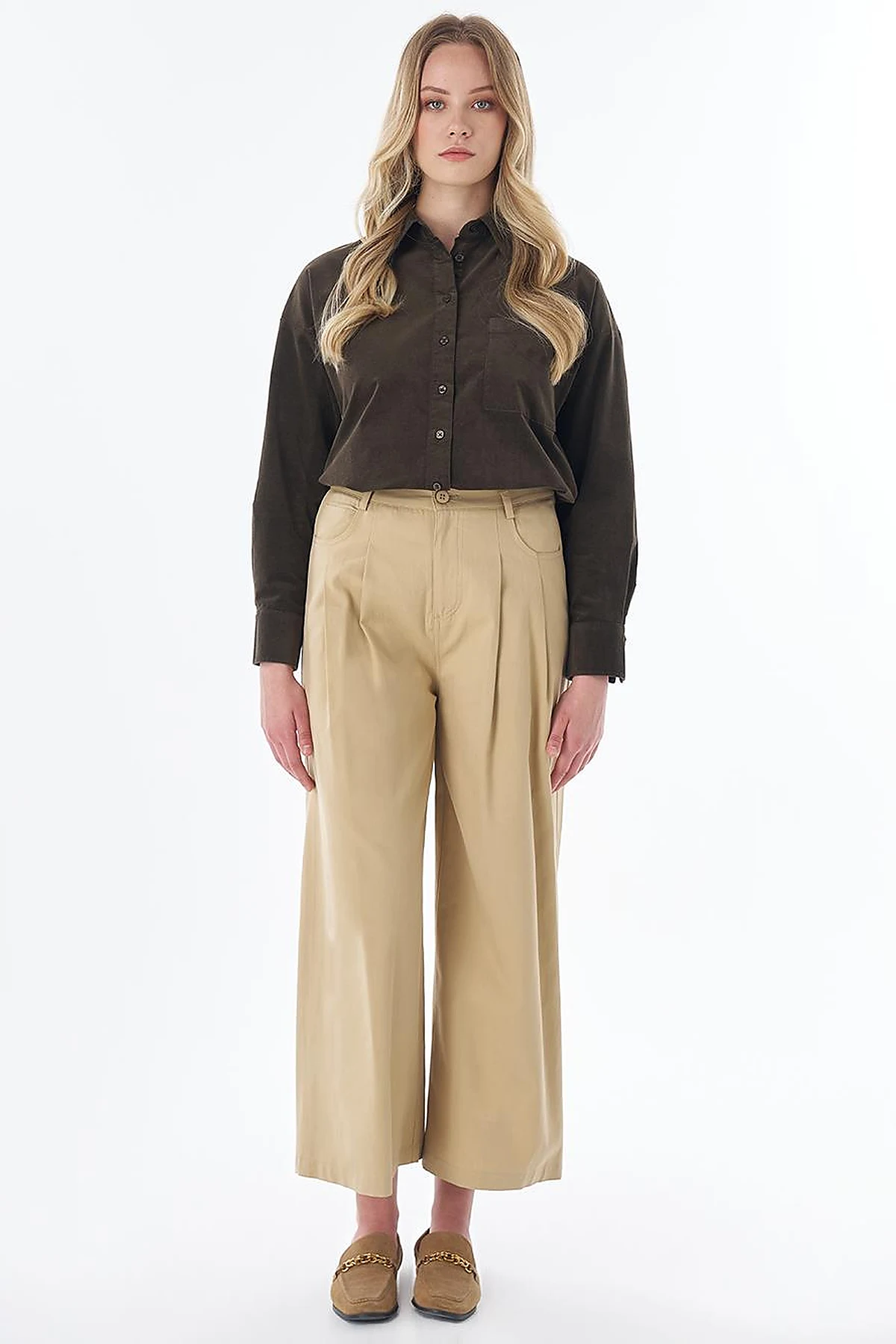 High-Waisted Wide-Leg Pants in Beige
