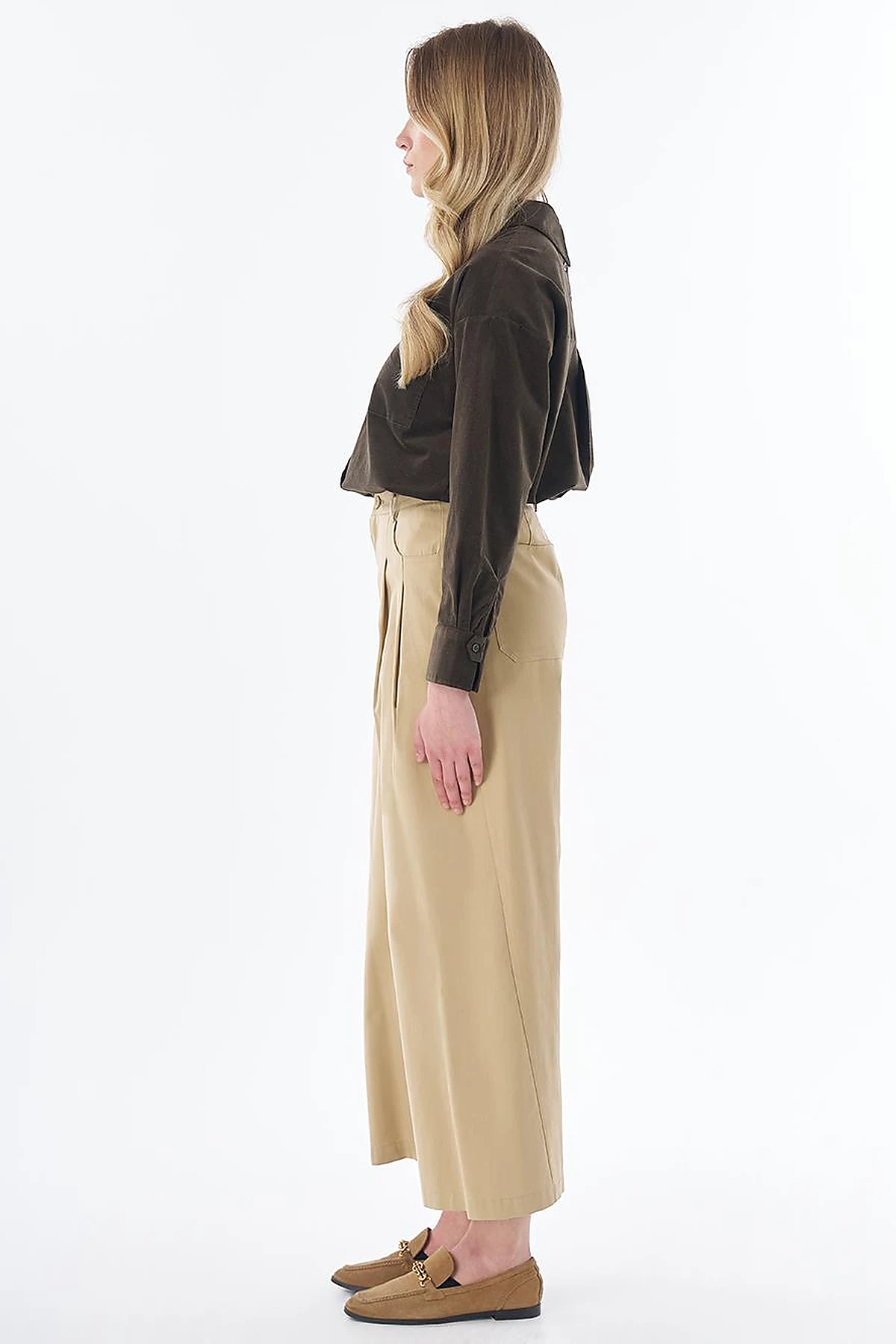 High-Waisted Wide-Leg Pants in Beige
