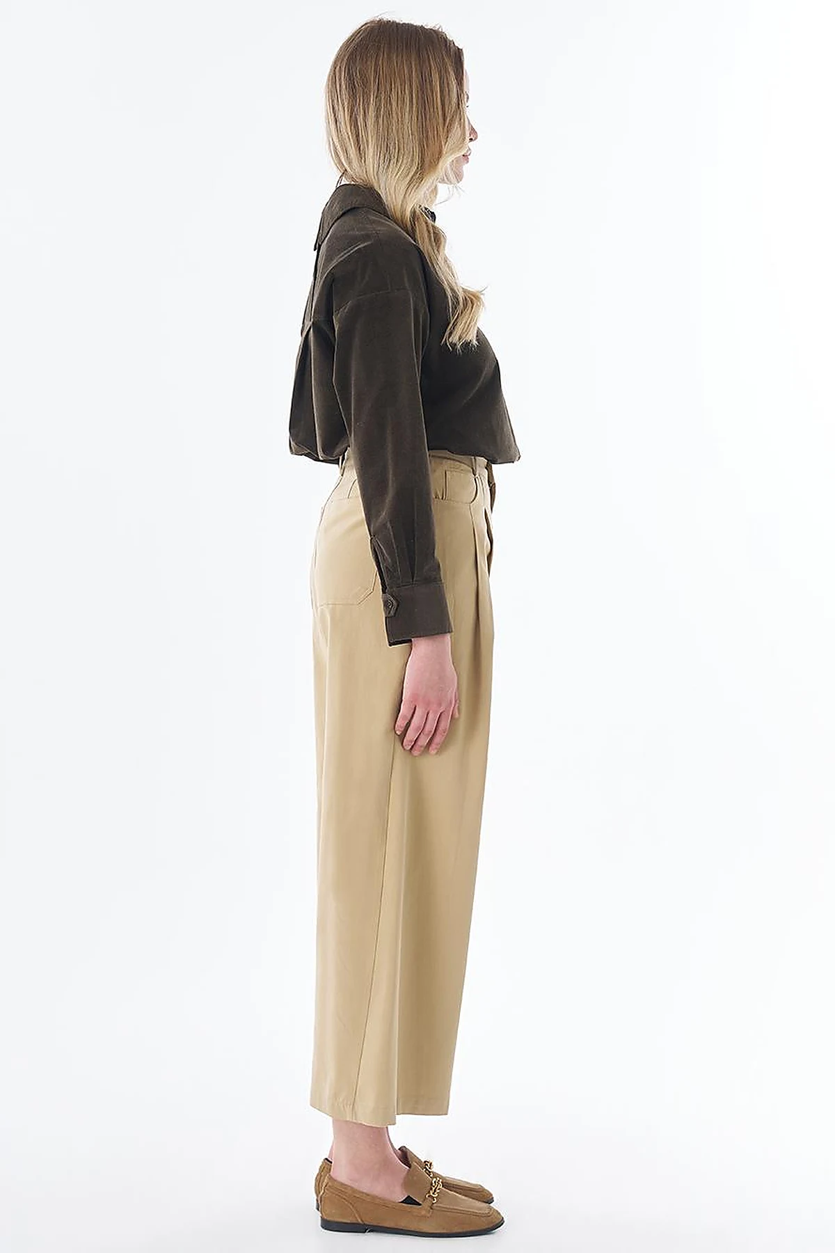 High-Waisted Wide-Leg Pants in Beige