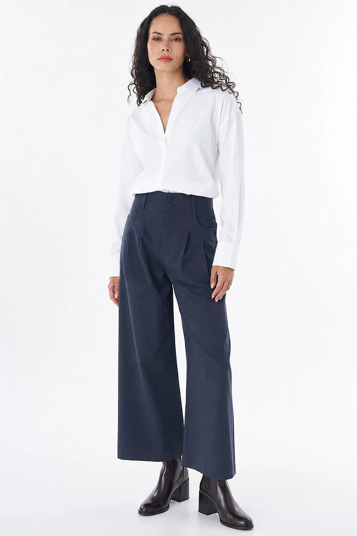 High-Waisted Wide-Leg Pants in Dark Navy