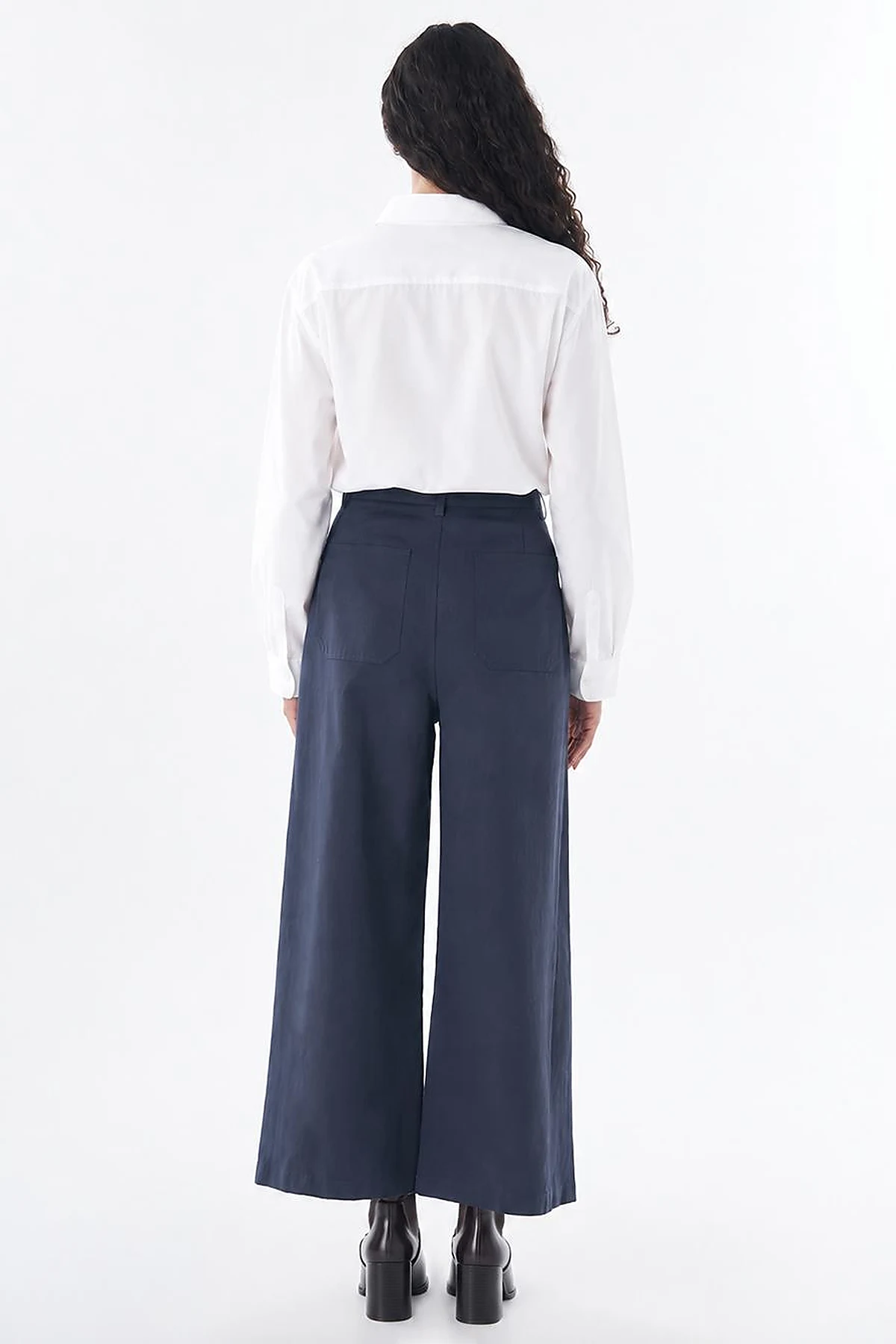 High-Waisted Wide-Leg Pants in Dark Navy