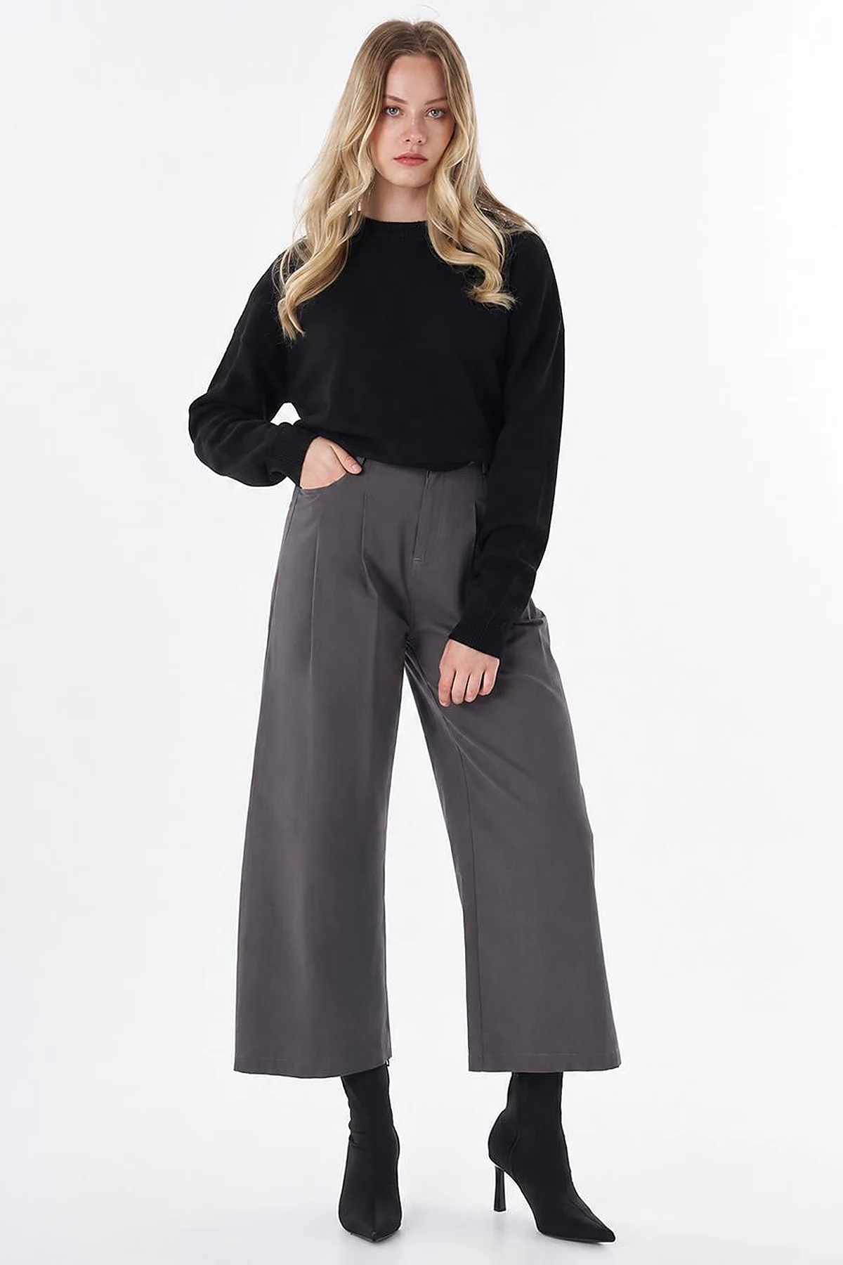 High-Waisted Wide-Leg Pants in Deep Ocean Blue