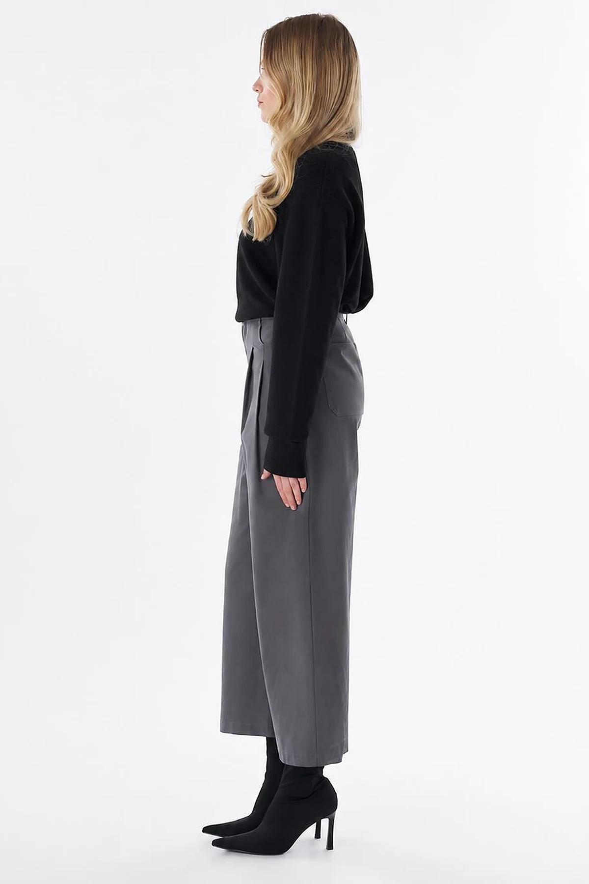 High-Waisted Wide-Leg Pants in Deep Ocean Blue