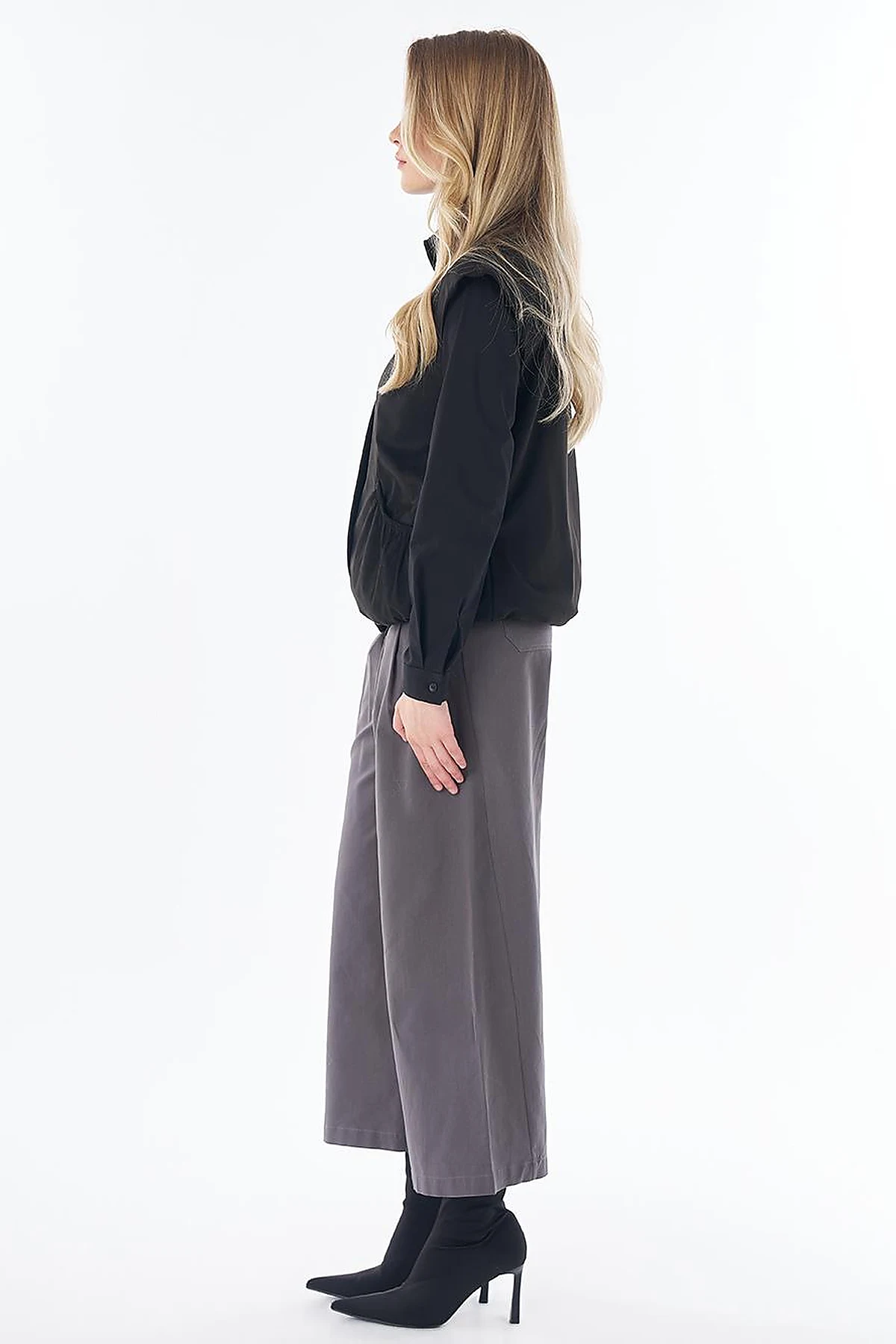 Stand Collar Suede Vest in Black